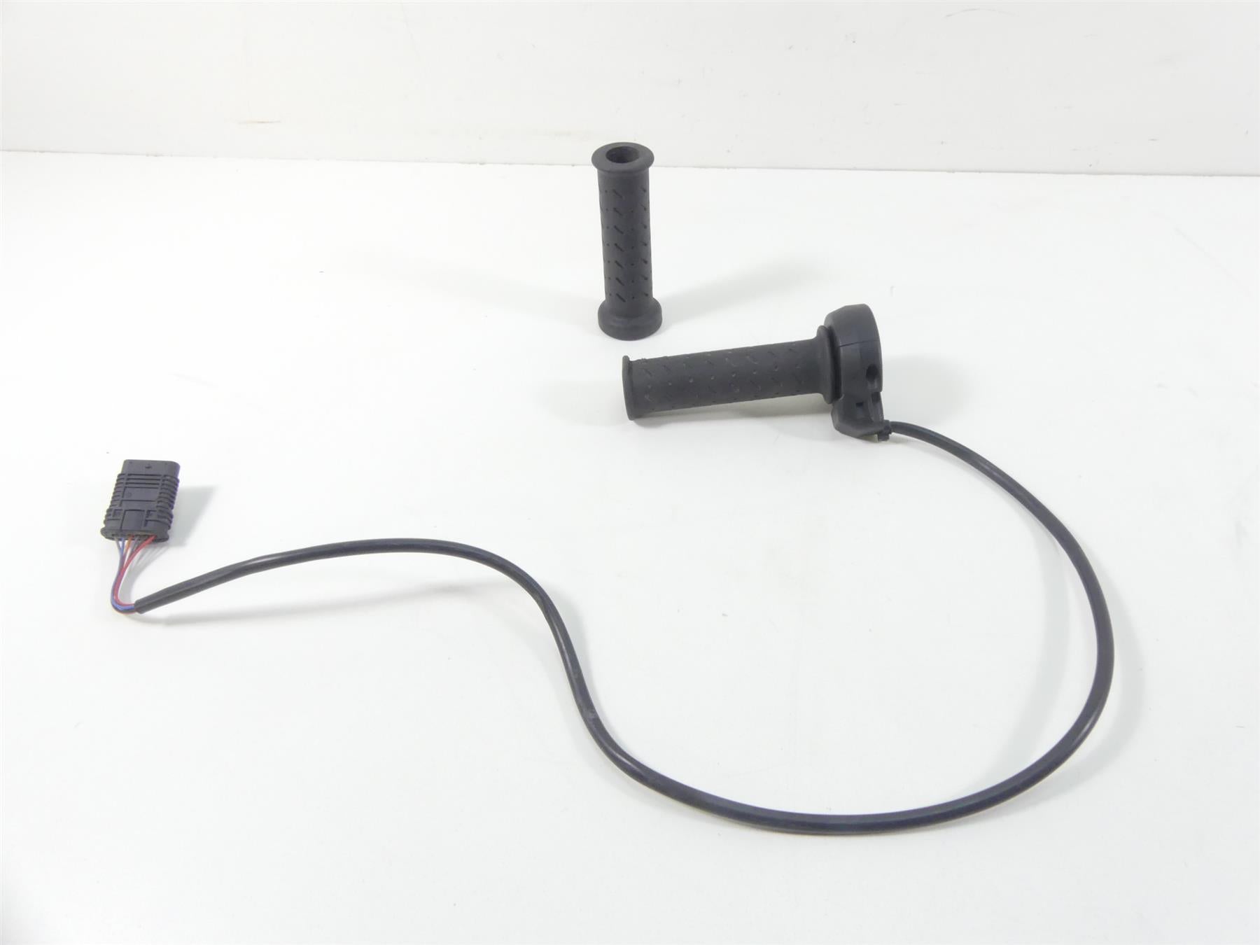 2019 Aprilia Tuono V4 RR Factory Ride Drive By Wire Throttle Grip Set 2D000095 {{ shop.shopifyCountryName }} - Mototech271