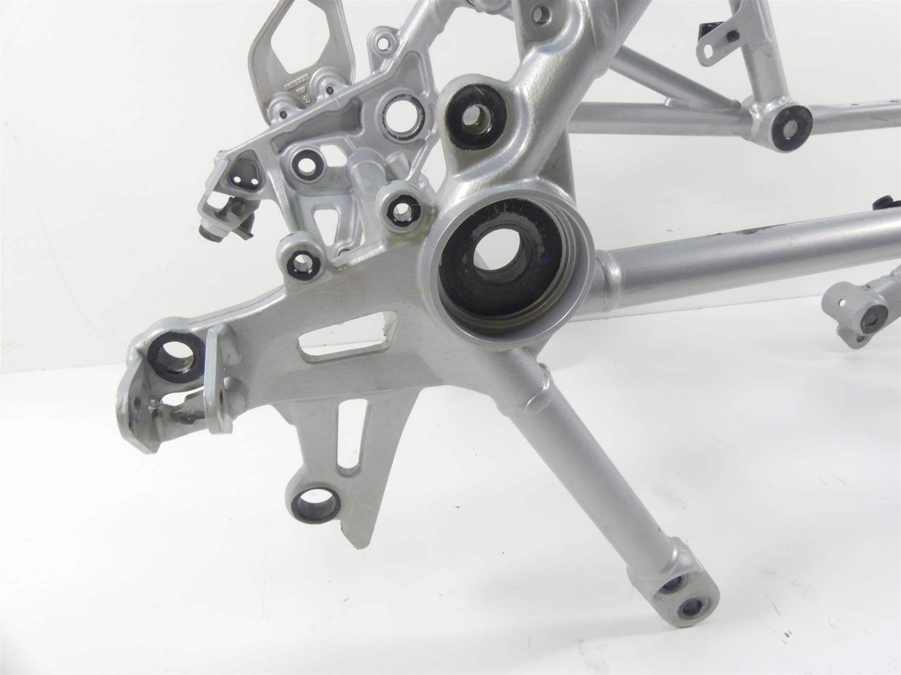 2014 BMW R1200GS K50 Straight Main Frame Chassis Silver - Salvage Title -46519444971 {{ shop.shopifyCountryName }} - Mototech271