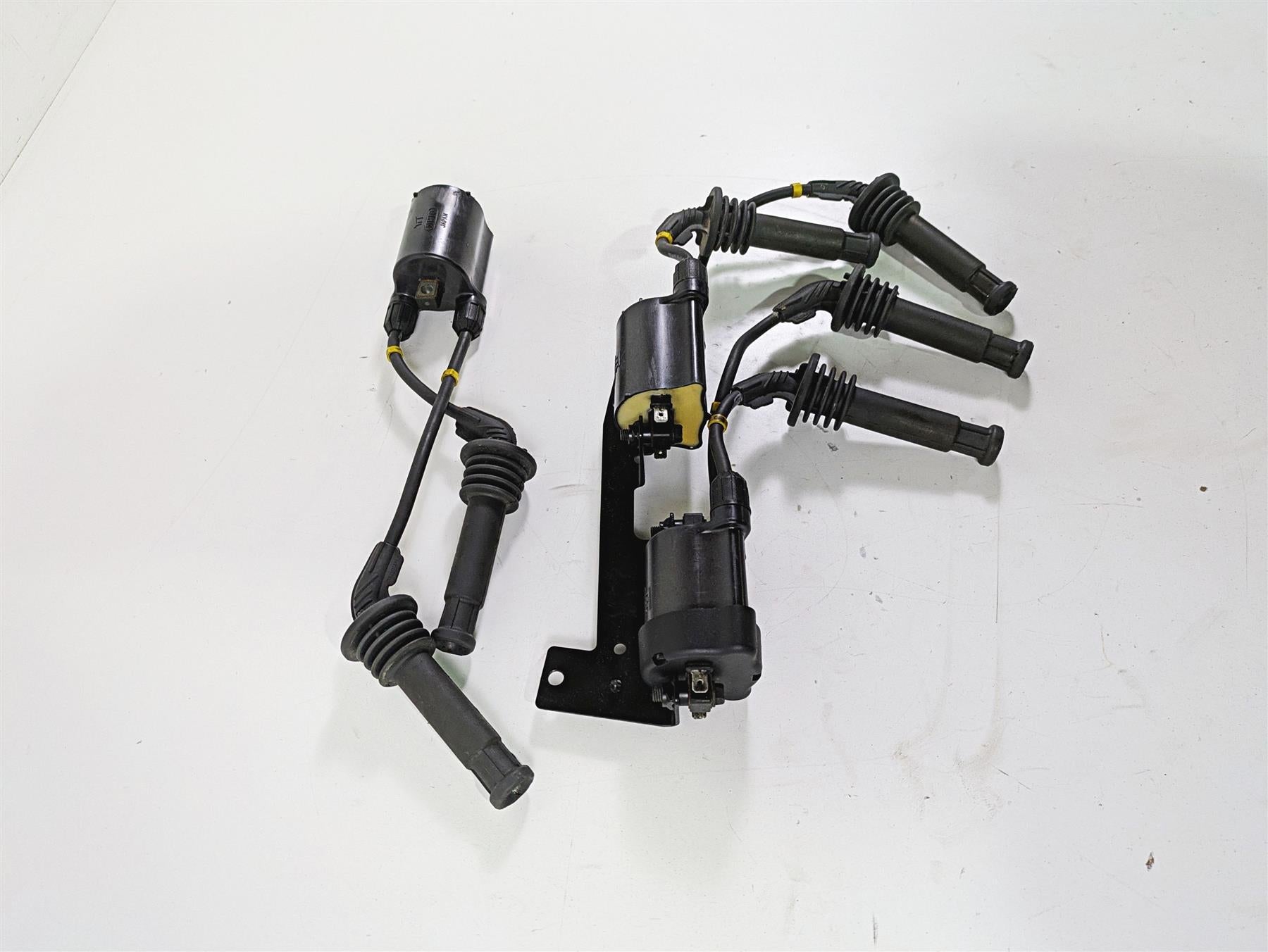 2006 Triumph Rocket 3 Ignition Coil Wiring Plug Set - Tested T1290101 {{ shop.shopifyCountryName }} - Mototech271