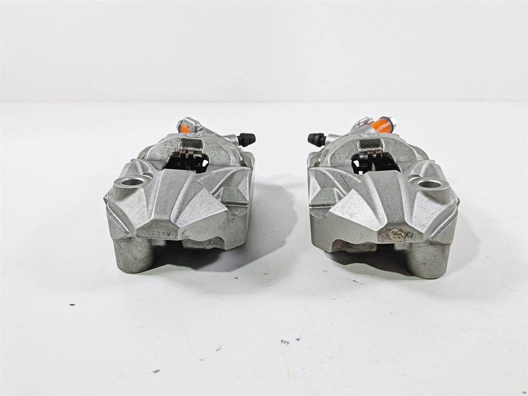 2024 Suzuki GSXR 600 Brembo Front Brake Calipers 108mm 59300-17K20-999 59100-17K20-999 {{ shop.shopifyCountryName }} - Mototech271