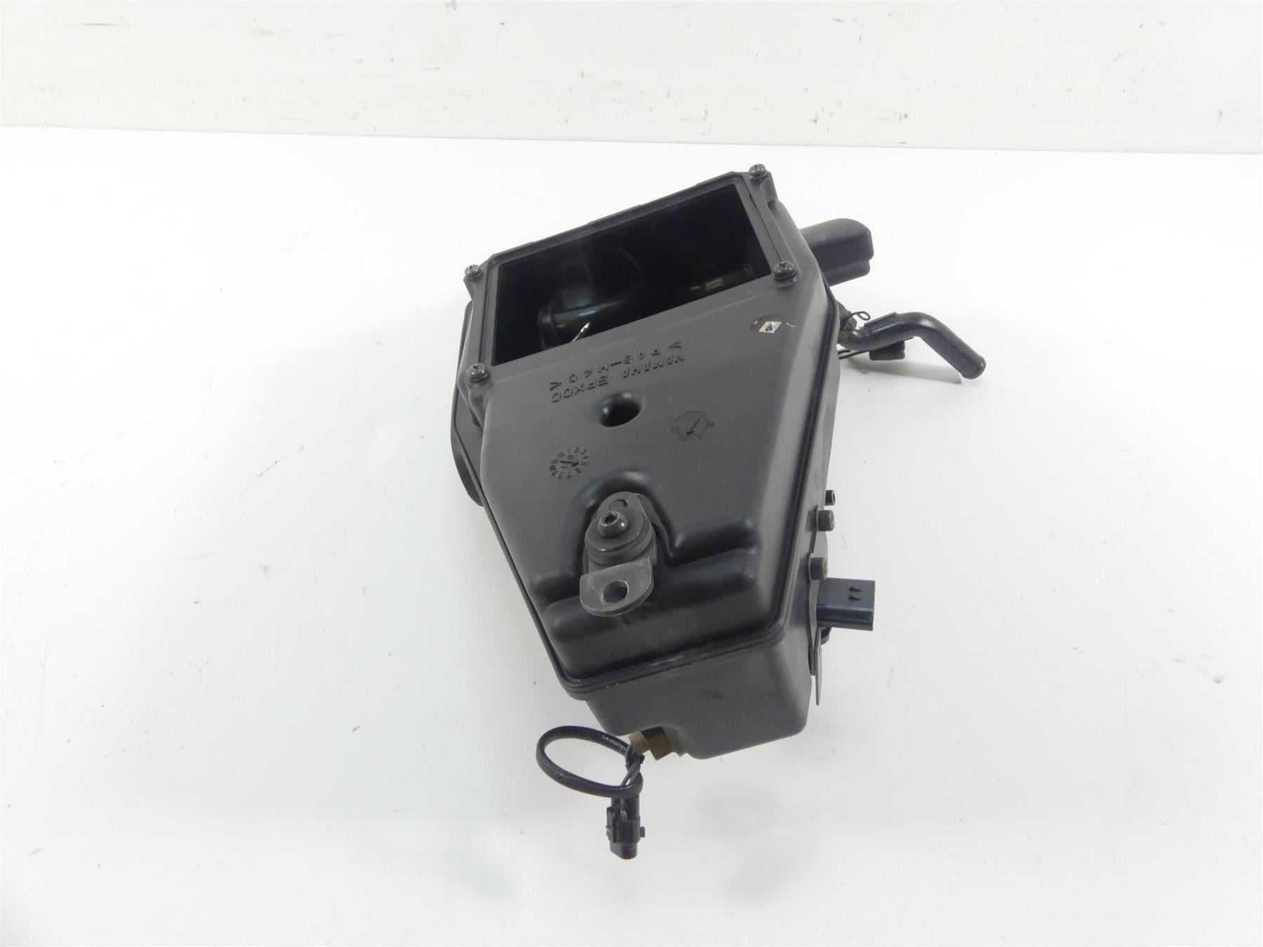 2009 Yamaha XV1700 Road Star Warrior Air Filter Cleaner Breather 5PX-W1441-00-00 {{ shop.shopifyCountryName }} - Mototech271