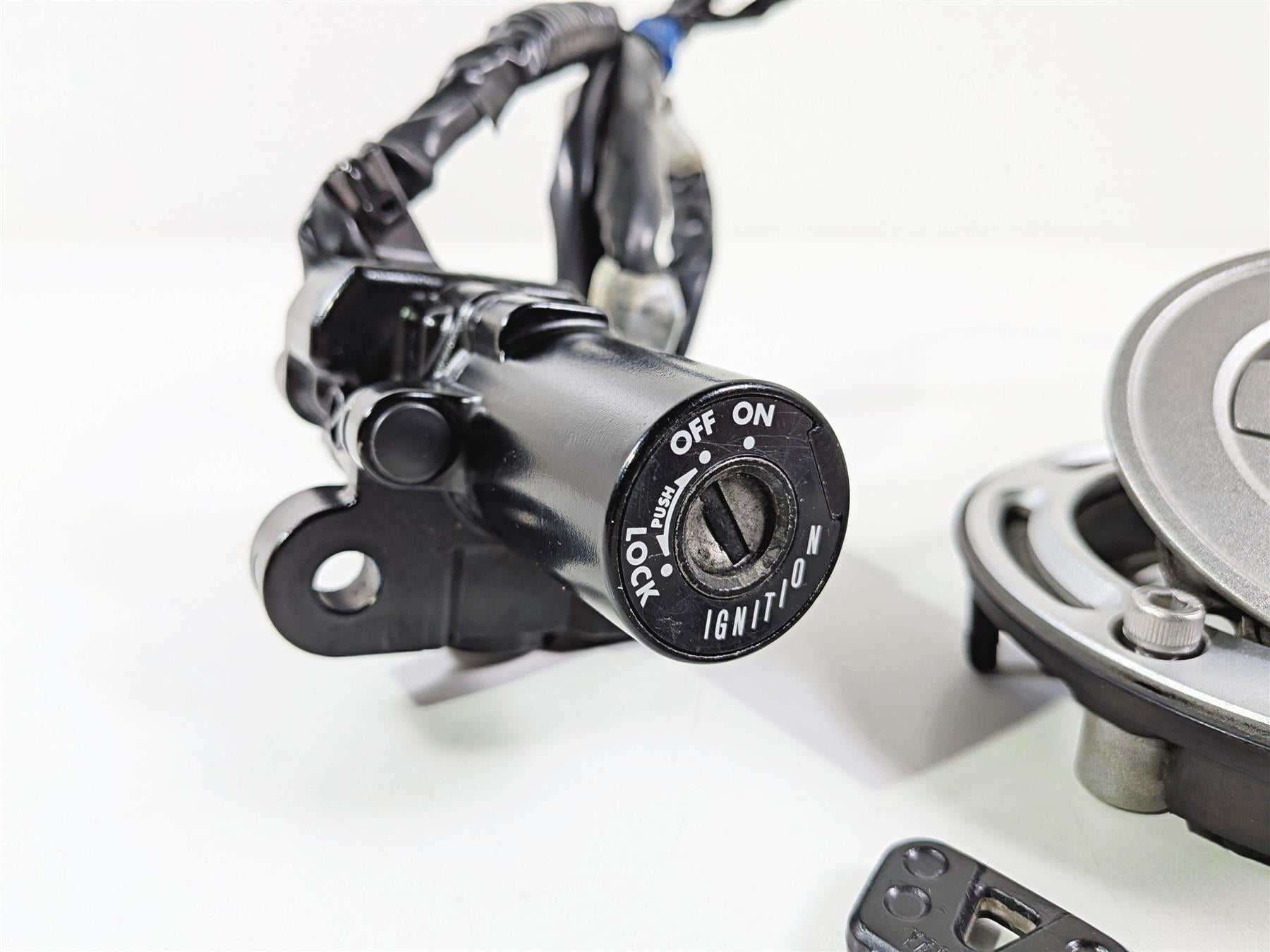 2024 Yamaha YZF R1 RN65 Ignition Switch Key Lock Set B3L-82501-11-00 {{ shop.shopifyCountryName }} - Mototech271