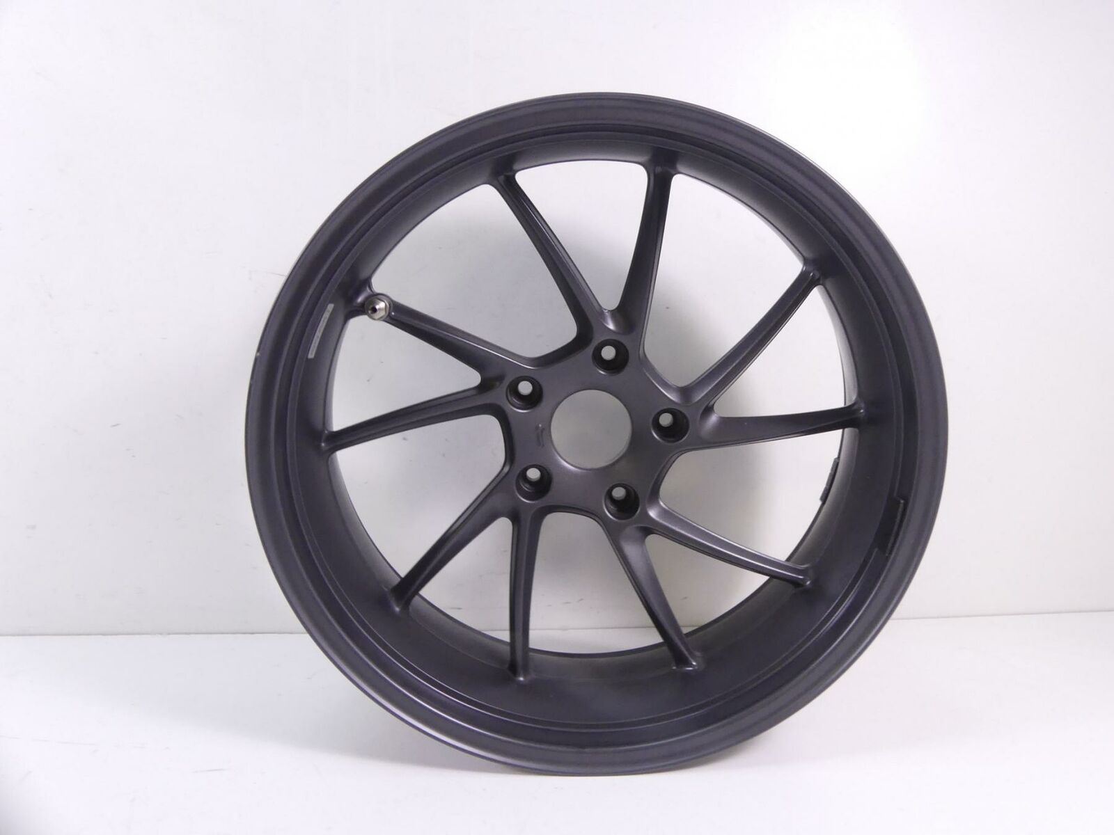 2016 BMW R1200R K53 Straight Rear Wheel Rim 17x5.5 36318556340 {{ shop.shopifyCountryName }} - Mototech271