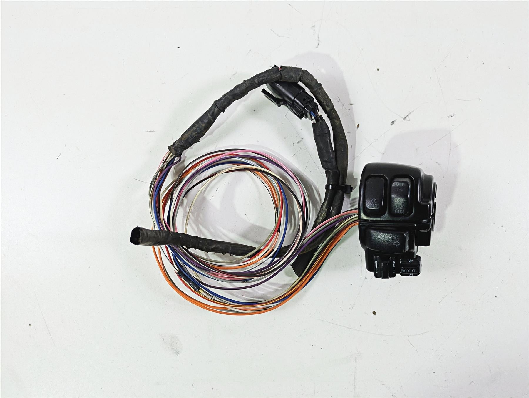 2011 Harley Touring FLHTCUSE CVO E-Glide Right Hand Control Switch 71684-06A {{ shop.shopifyCountryName }} - Mototech271