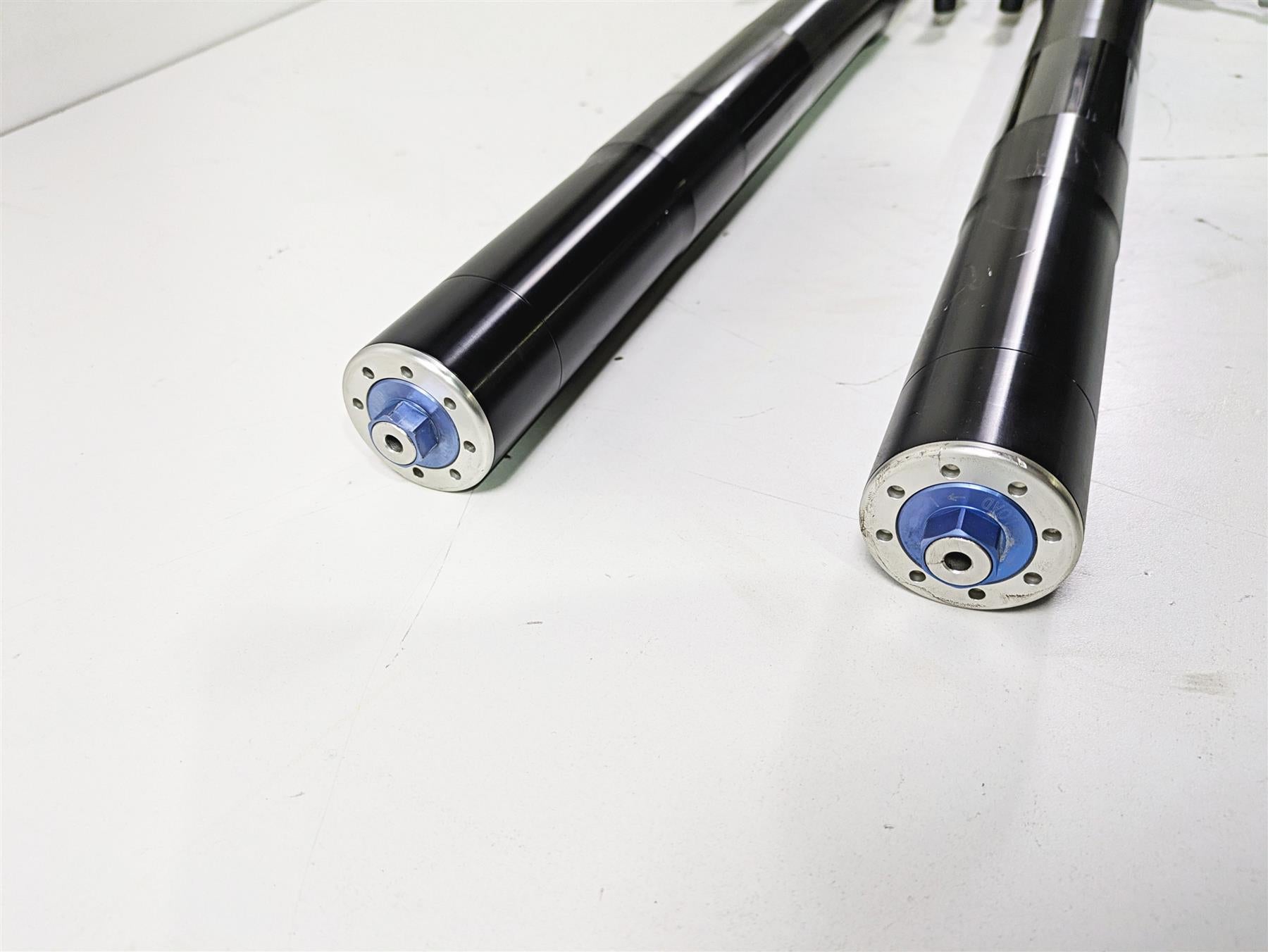 2019 Triumph Speed Triple RS 1050 Black Ohlins Front Fork Leg T2044034 T2044036 {{ shop.shopifyCountryName }} - Mototech271