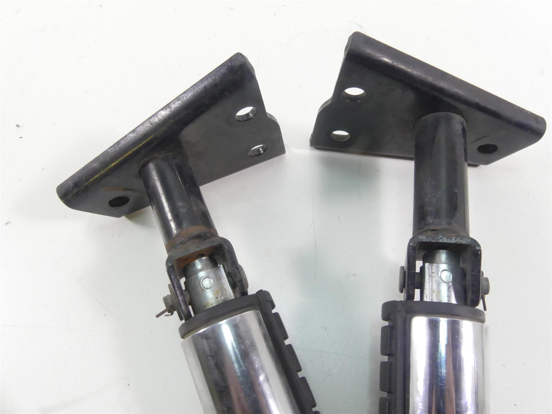 1998 Honda Shadow VT1100T Rear Passenger Footpeg Foot Rest Set 50715-MBC-000 {{ shop.shopifyCountryName }} - Mototech271