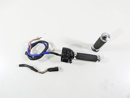 2009 Harley FLSTSB Cross Bones Right Hand Control Switch - Read 71684-06A {{ shop.shopifyCountryName }} - Mototech271
