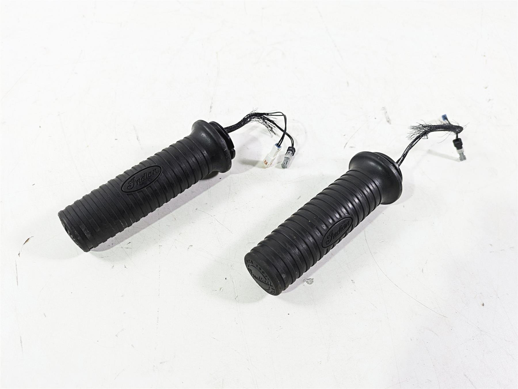 2018 Indian Chieftain Limited Heated Left Right Hand Grip Handgrip Set 5416650 {{ shop.shopifyCountryName }} - Mototech271
