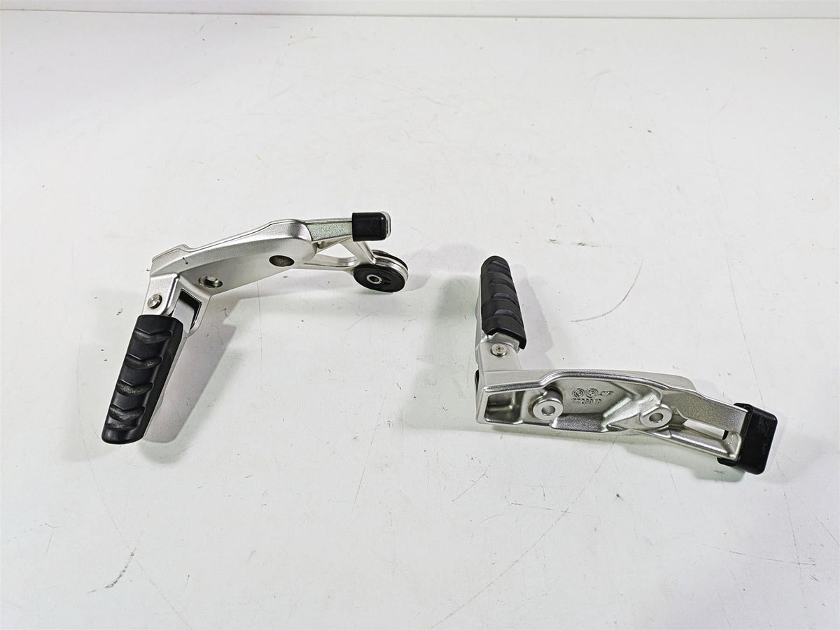 2012 BMW R1200R K27 Rear Passenger Foot Peg Rest Set 46717728893 46717728894 {{ shop.shopifyCountryName }} - Mototech271