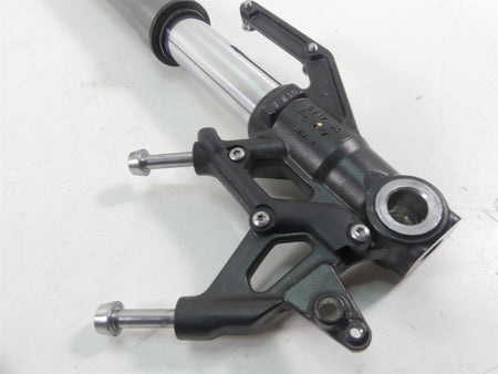 2018 Triumph Street Triple 765RS Front Straight Showa Forks T2041654 T2041653 {{ shop.shopifyCountryName }} - Mototech271
