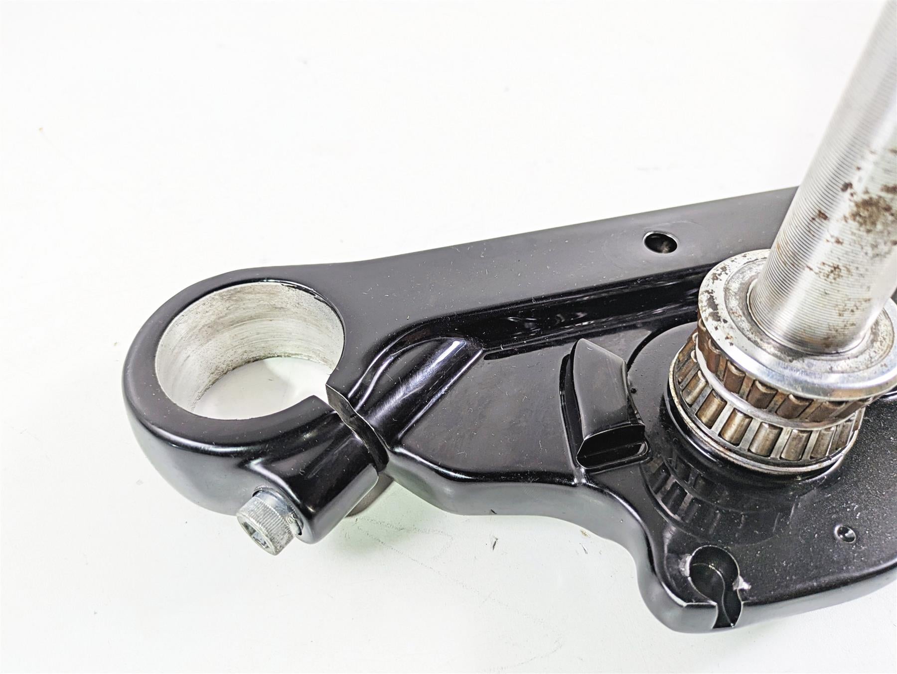 2015 Harley FXDF Dyna Fat Bob Lower Triple Tree Steering Clamp Black 48659-09 {{ shop.shopifyCountryName }} - Mototech271