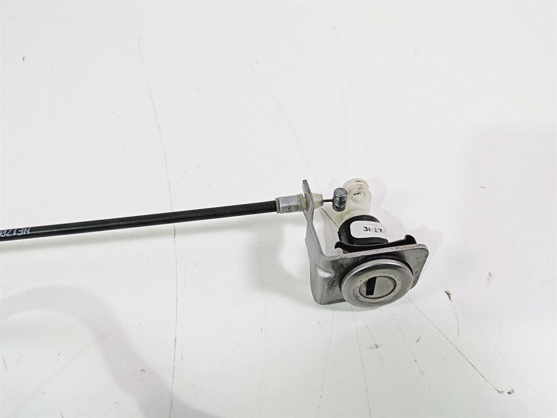 2019 BMW G310GS K02 Ignition Switch Key Lock Tank Cap Set 51258393221 {{ shop.shopifyCountryName }} - Mototech271