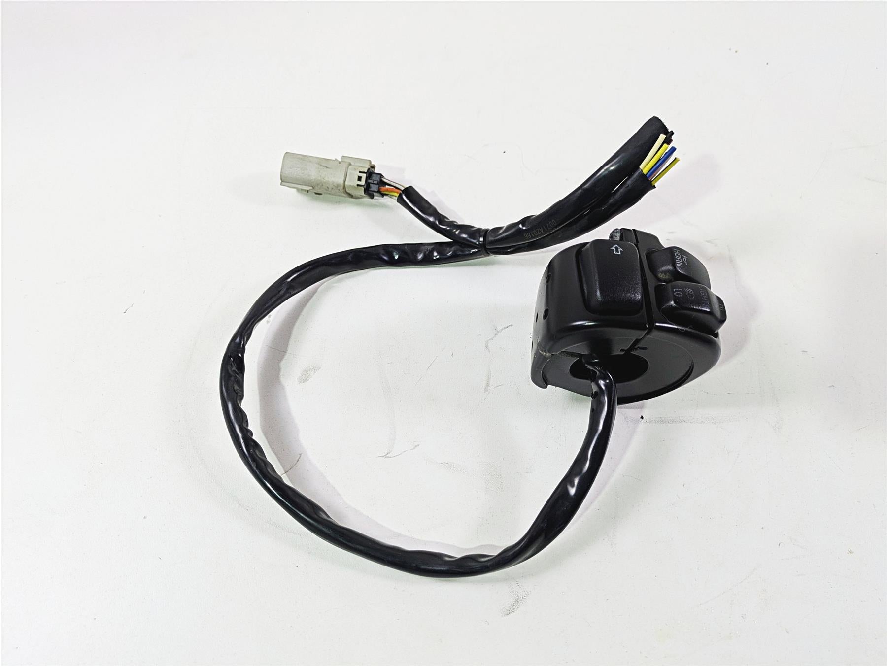 2011 Harley FXDC Dyna Super Glide Left Hand Control Switch - Read 71682-06A {{ shop.shopifyCountryName }} - Mototech271