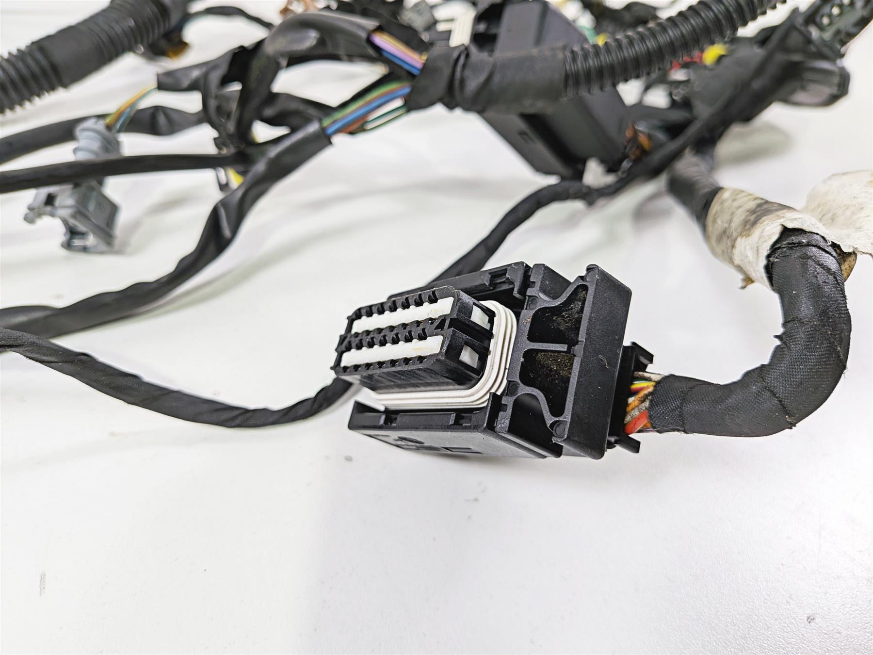 2014 Aprilia RSV4 RR Factory Engine Wiring Harness Loom - No Cuts 897114 {{ shop.shopifyCountryName }} - Mototech271