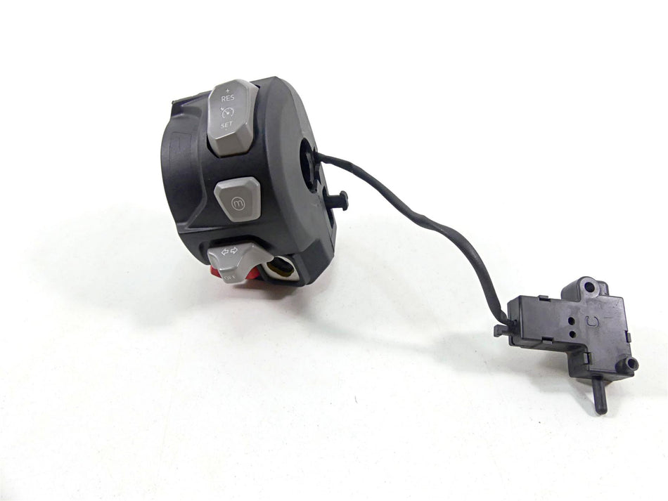 2022 Triumph Speed Triple 1200 RS Left Hand Light Control Switch -Read T2044136 {{ shop.shopifyCountryName }} - Mototech271