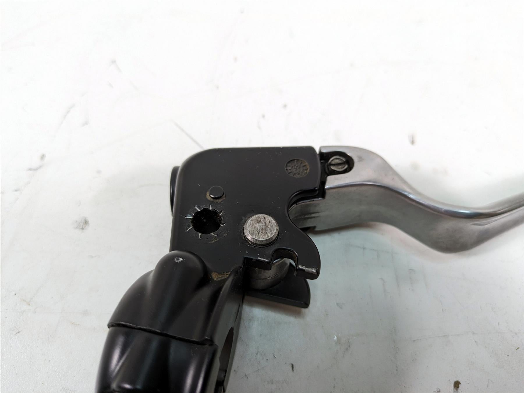 2006 Harley Touring FLHTCUI Electra Glide Clutch Perch & Lever 38608-96 {{ shop.shopifyCountryName }} - Mototech271
