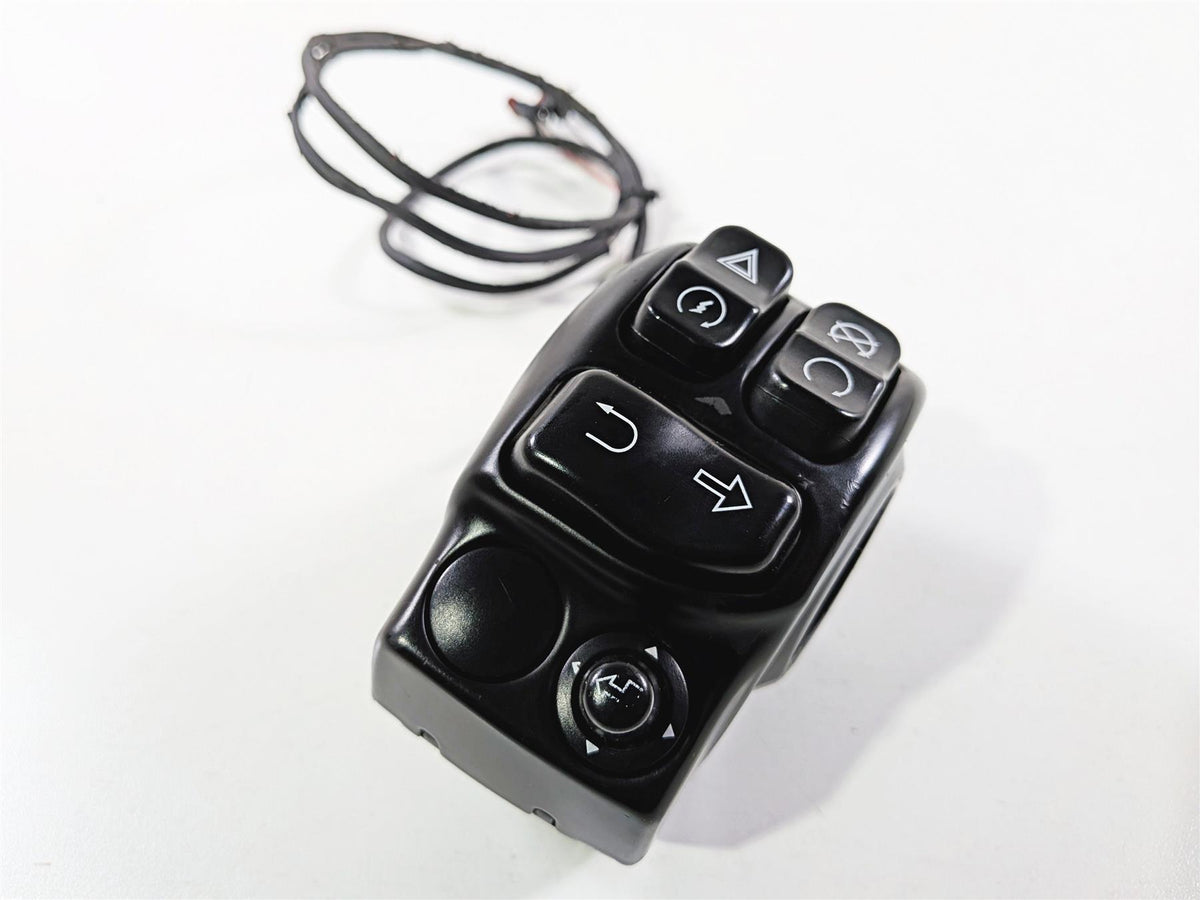 2017 Harley Touring FLHXS Street Glide Right Hand Control Switch 71500129C {{ shop.shopifyCountryName }} - Mototech271