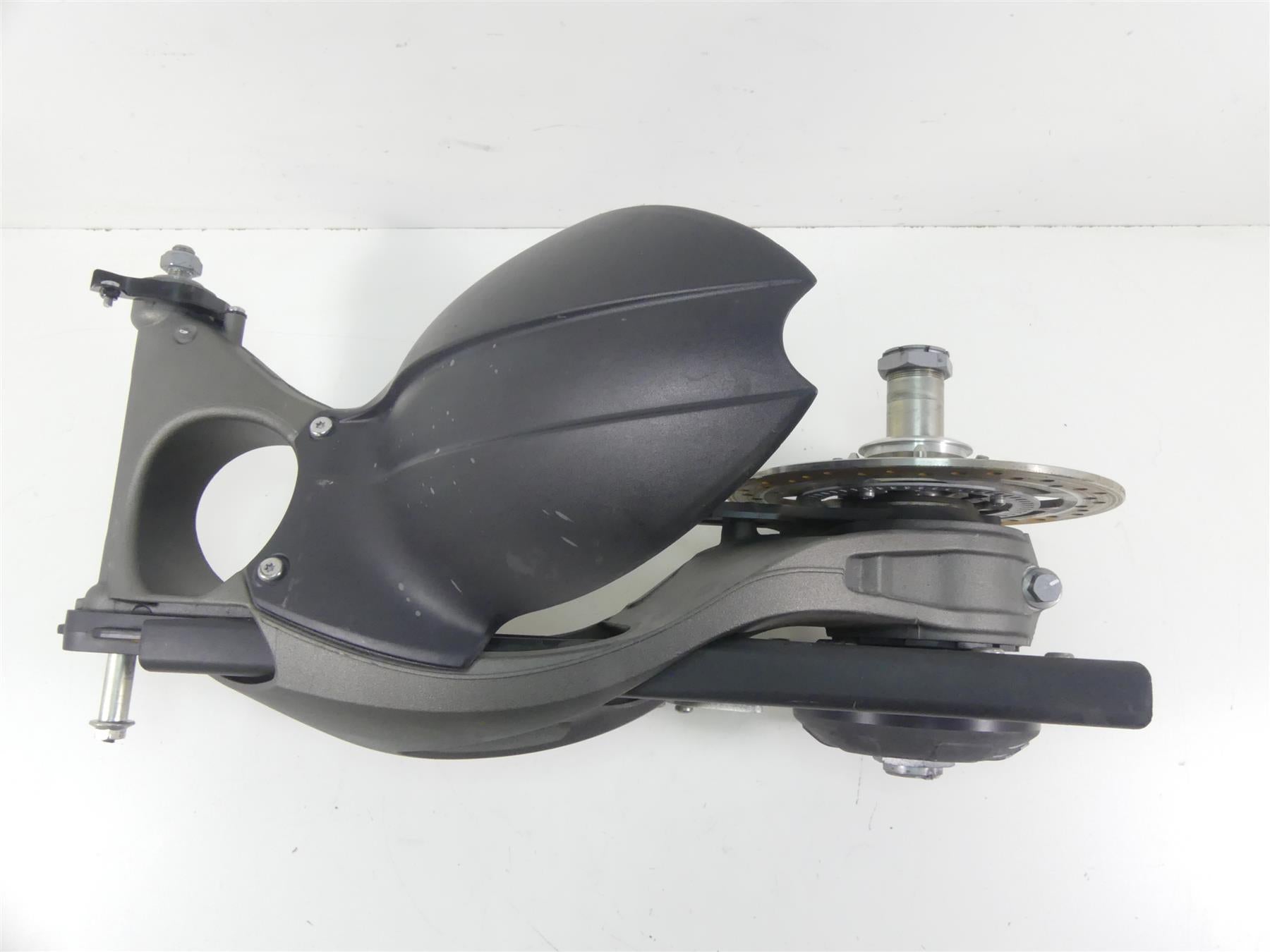2020 Triumph Speed Triple RS 1050 Rear Swingarm & Axle Set T2059502 T2010257 {{ shop.shopifyCountryName }} - Mototech271