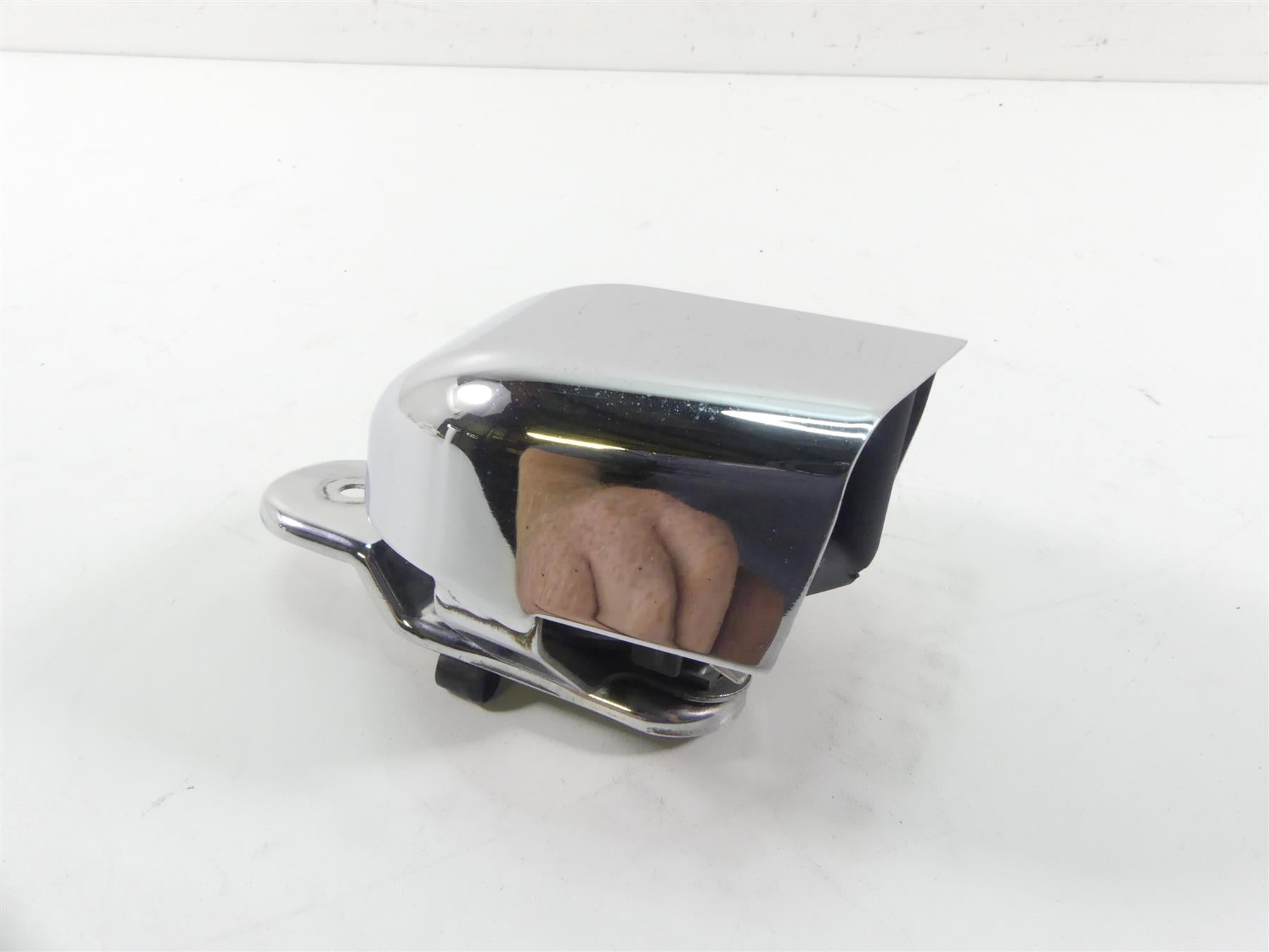 2013 Harley FXDWG Dyna Wide Glide Horn & Chrome Cover 61300478A 69060-90F {{ shop.shopifyCountryName }} - Mototech271