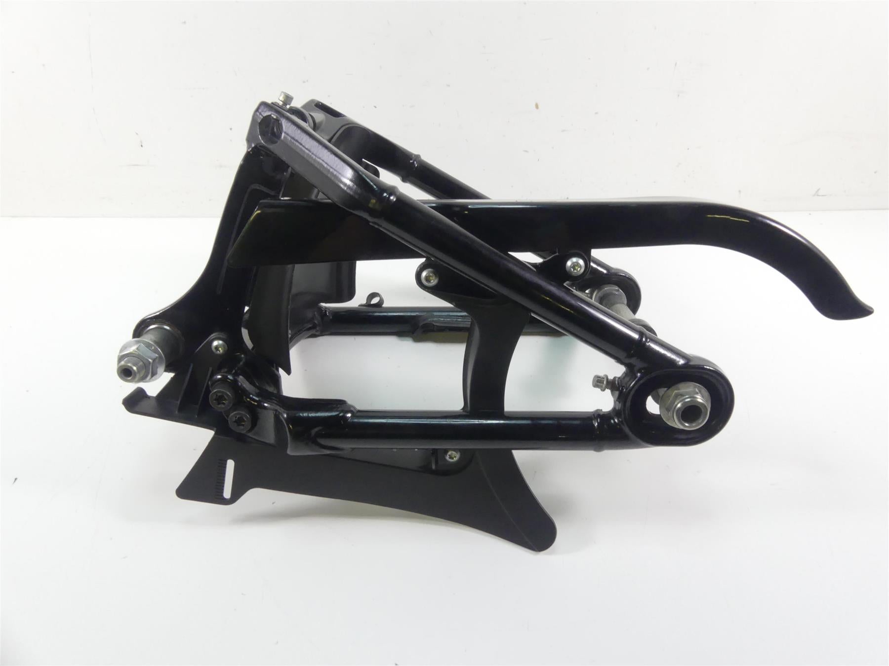 2020 Harley Softail FXBB Street Bob Swingarm Swing Arm + Axle & Guards 47400099 {{ shop.shopifyCountryName }} - Mototech271