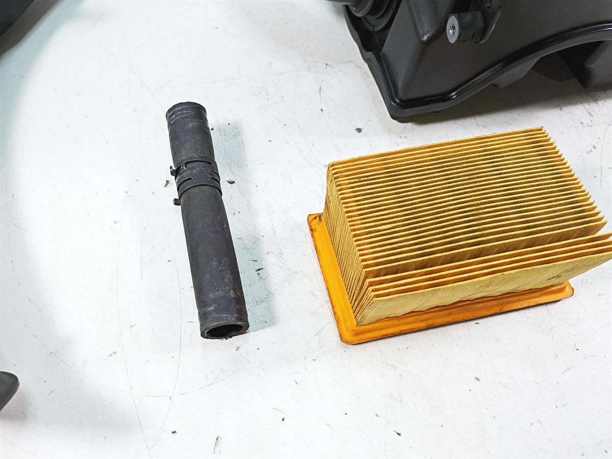2007 BMW R1200RT K26 Air Cleaner Breather Box & Tubes Set 13717677655 {{ shop.shopifyCountryName }} - Mototech271