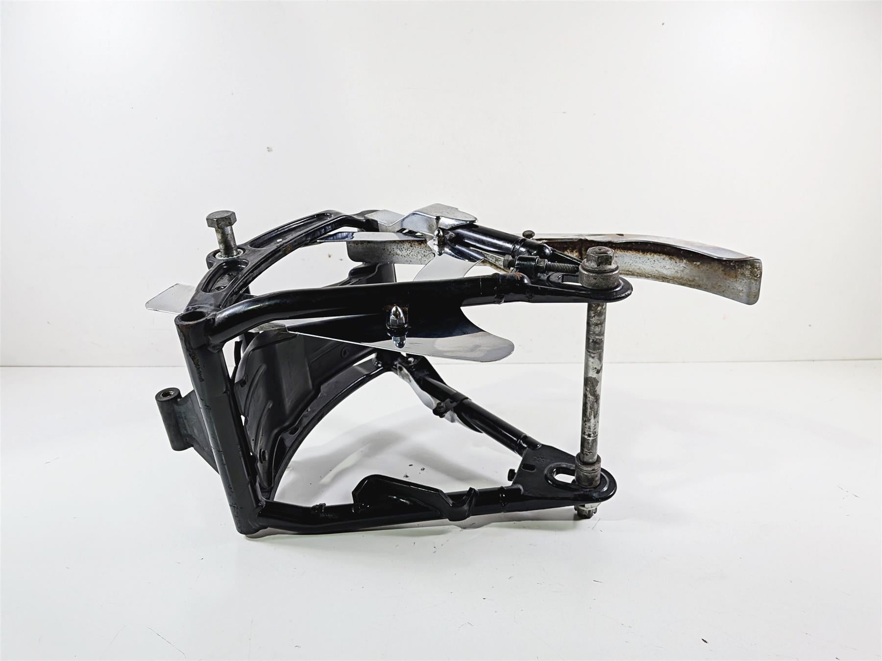 1996 Harley FLSTC Softail Heritage Rear Swingarm Swin Arm & Axle 47573-89B {{ shop.shopifyCountryName }} - Mototech271