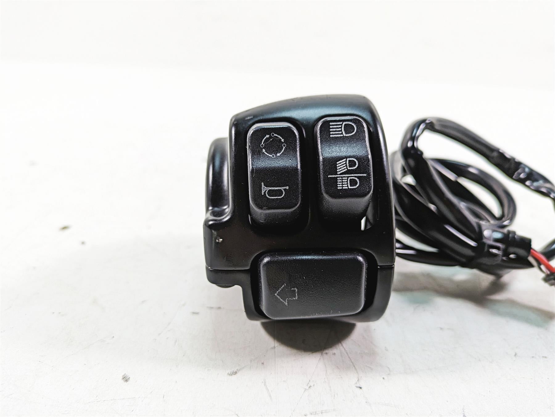 2017 Harley XL883 N Sportster Iron Left Hand Turn Signal Control Switch 71500117 {{ shop.shopifyCountryName }} - Mototech271