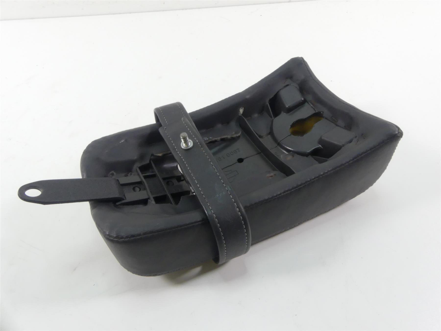 2013 Harley FXDWG Dyna Wide Glide Rear Passenger Pillion Seat -Read 51504-10 {{ shop.shopifyCountryName }} - Mototech271