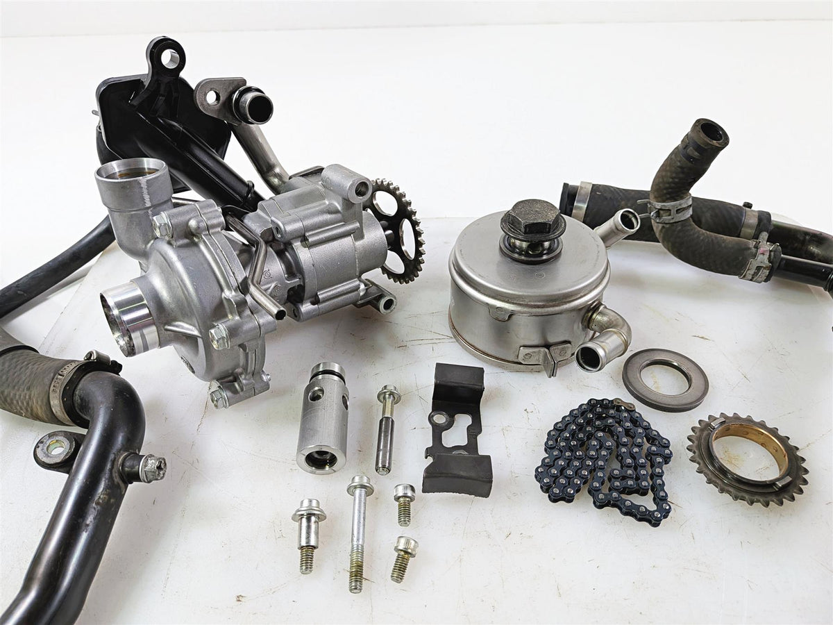 2008 Yamaha YZF R1 RN19 Oil & Water Pump Assembly - Tested 4C8-12420-21-00 {{ shop.shopifyCountryName }} - Mototech271