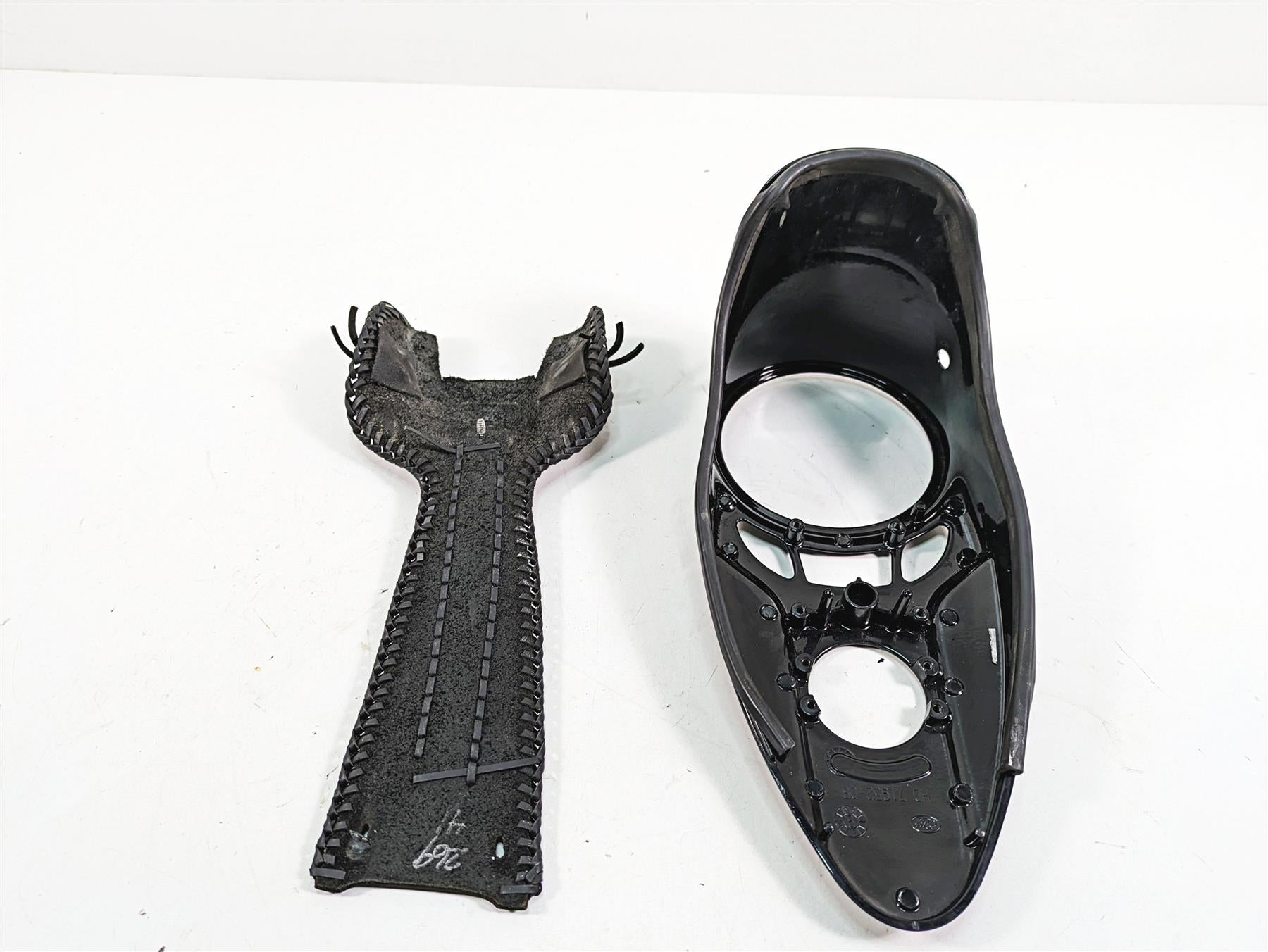 2009 Harley Softail FLSTSB Cross Bones Speedo Cover Tank Dash 71952-08 {{ shop.shopifyCountryName }} - Mototech271