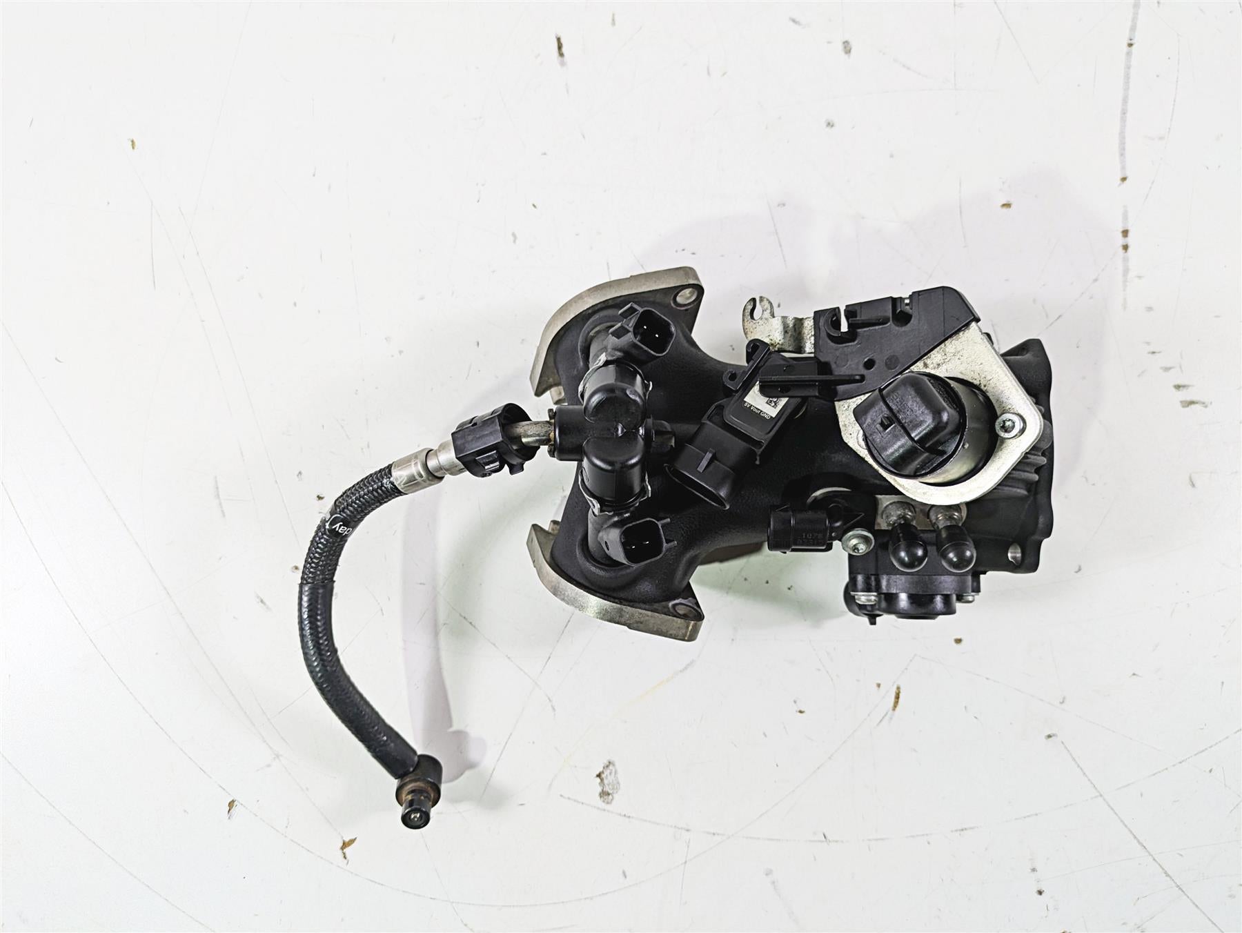 2015 Harley FXDL Dyna Low Rider Throttle Body Fuel Injectors 27708-06B 27708-10A {{ shop.shopifyCountryName }} - Mototech271