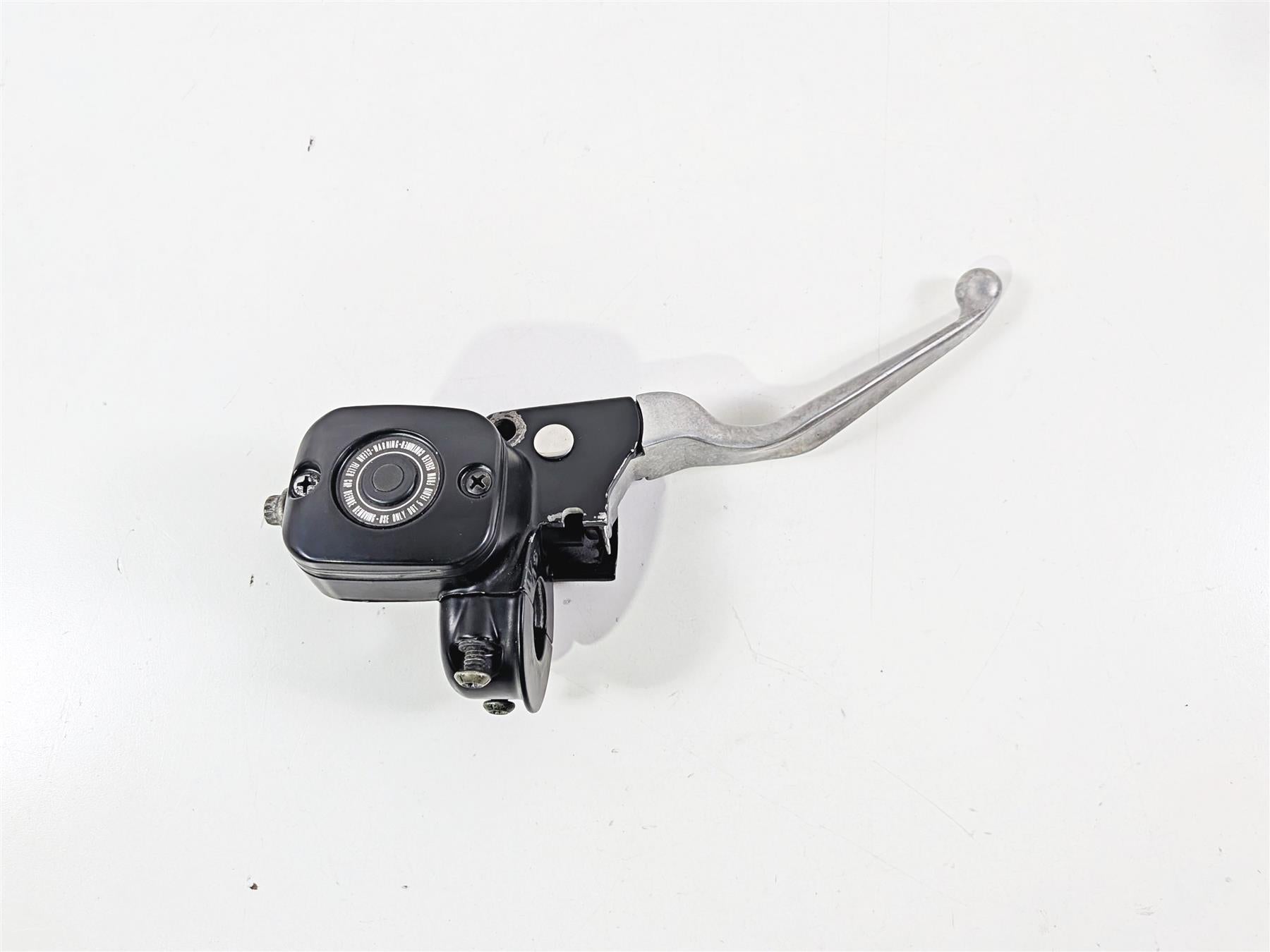 2004 Harley Touring FLTRI Road Glide Front Brake Master Cylinder 11/16 41700737-Mototech271