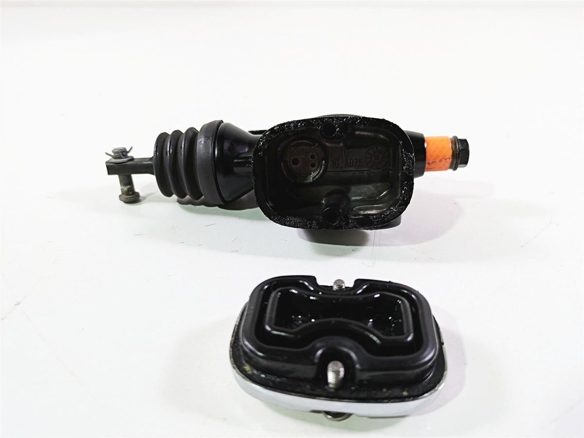 2017 Harley Touring FLHTKSE CVO E-Glide Rear Brake Master Cylinder 41700072 {{ shop.shopifyCountryName }} - Mototech271