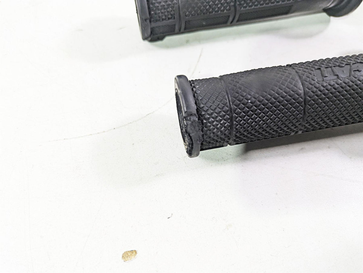 2015 Ducati Hypermotard 821 SP Ride By Wire Throttle Grip Set 66020031E {{ shop.shopifyCountryName }} - Mototech271