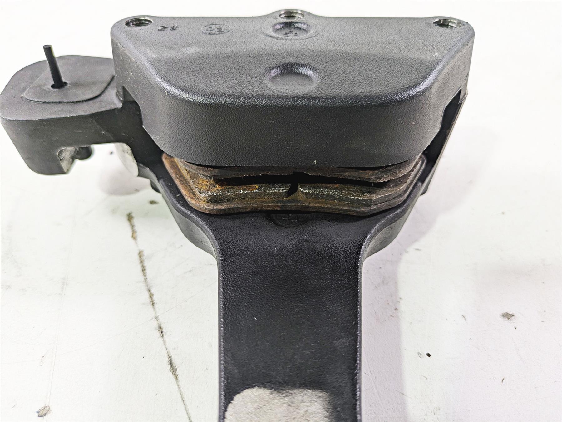 2004 Harley Softail FLSTF Fat Boy Rear Brake Caliper 44016-00D {{ shop.shopifyCountryName }} - Mototech271