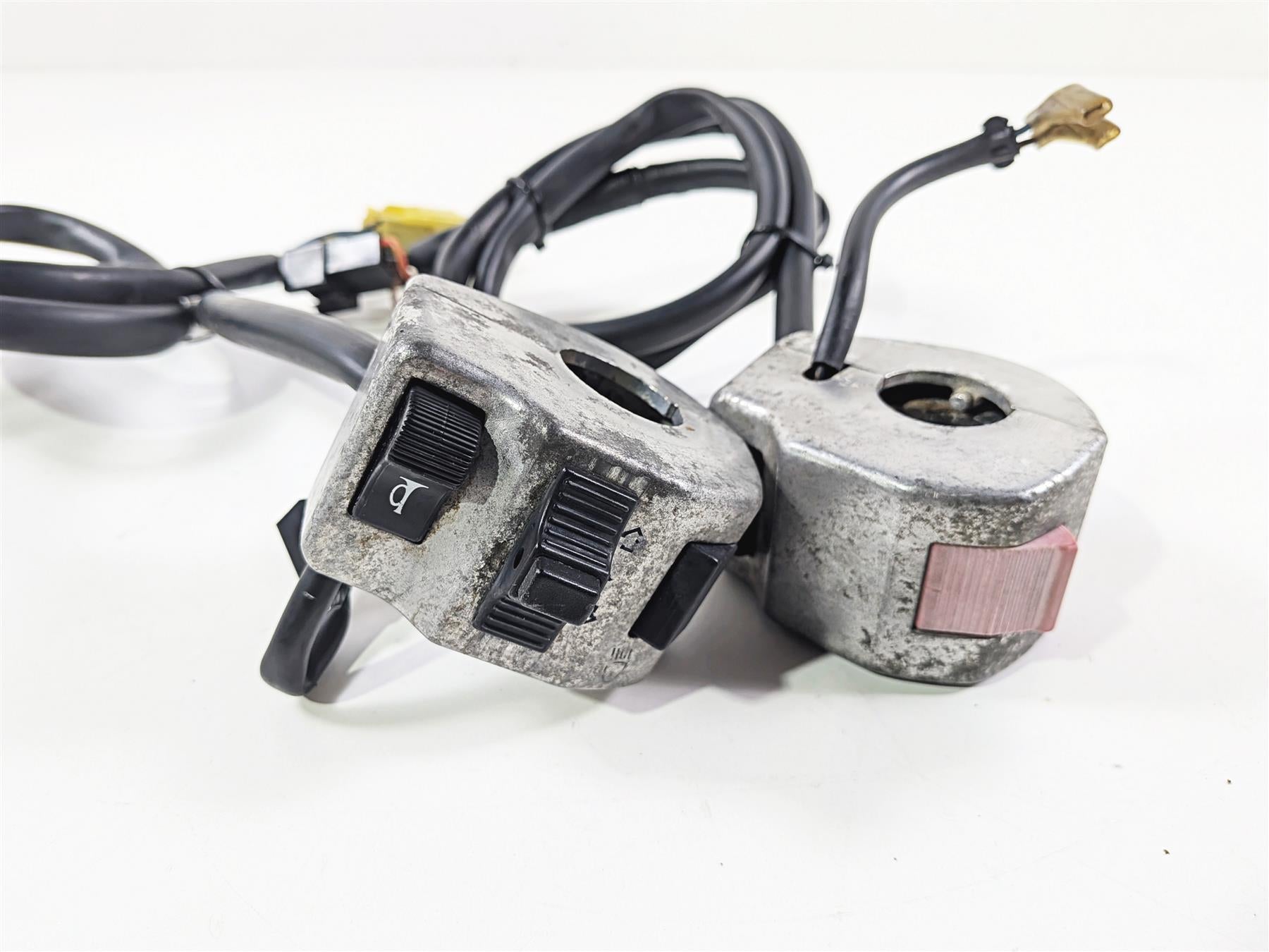 2001 Suzuki VZ800 Marauder Hand Control Switch Set 37200-48E30 37400-48E10 {{ shop.shopifyCountryName }} - Mototech271
