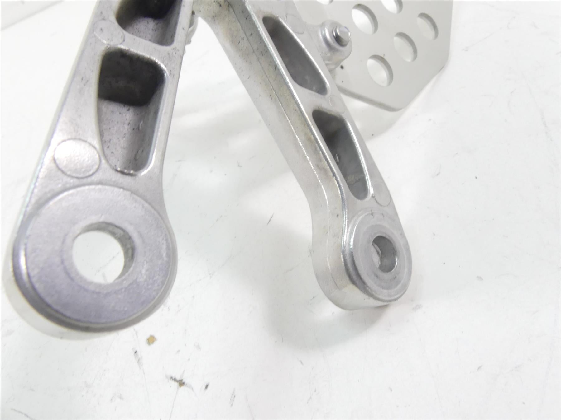 2021 Honda CBR600RR Front Left Rider Driver Footpeg Foot Peg 50700-MFJ-D00 {{ shop.shopifyCountryName }} - Mototech271