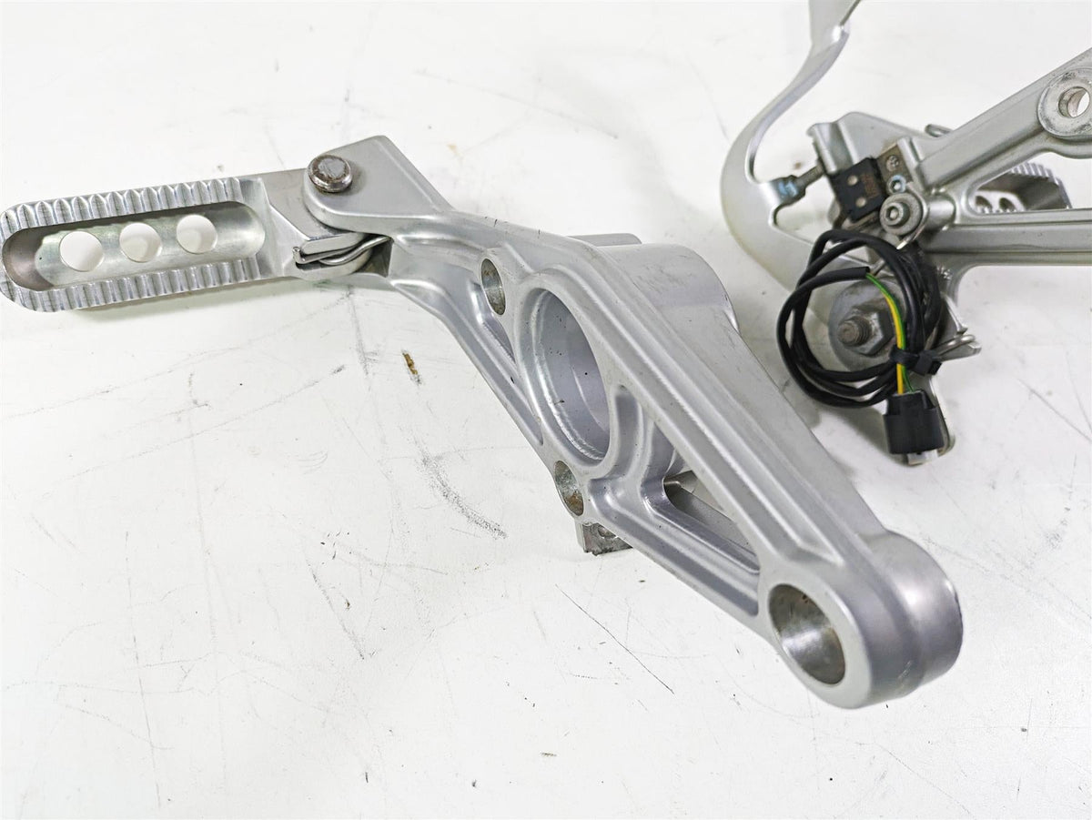 2004 BMW R1150GS R21 Left Right Front Footpeg & Brake Pedal Set 46712335597 {{ shop.shopifyCountryName }} - Mototech271