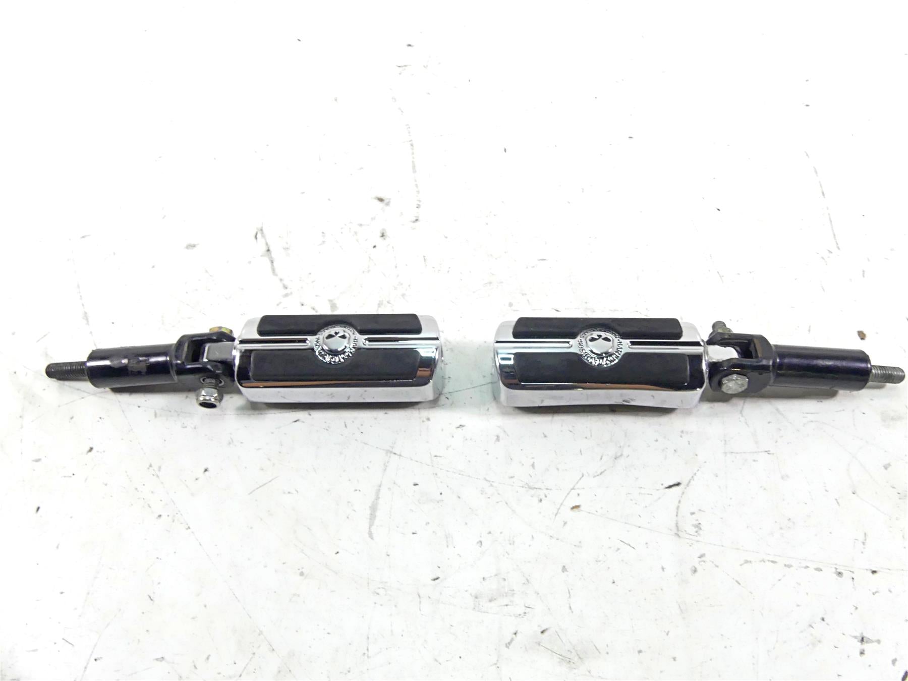 2011 Harley Softail FLSTF Fat Boy Passenger Footpeg Foot Peg Willi G 50943-05A {{ shop.shopifyCountryName }} - Mototech271
