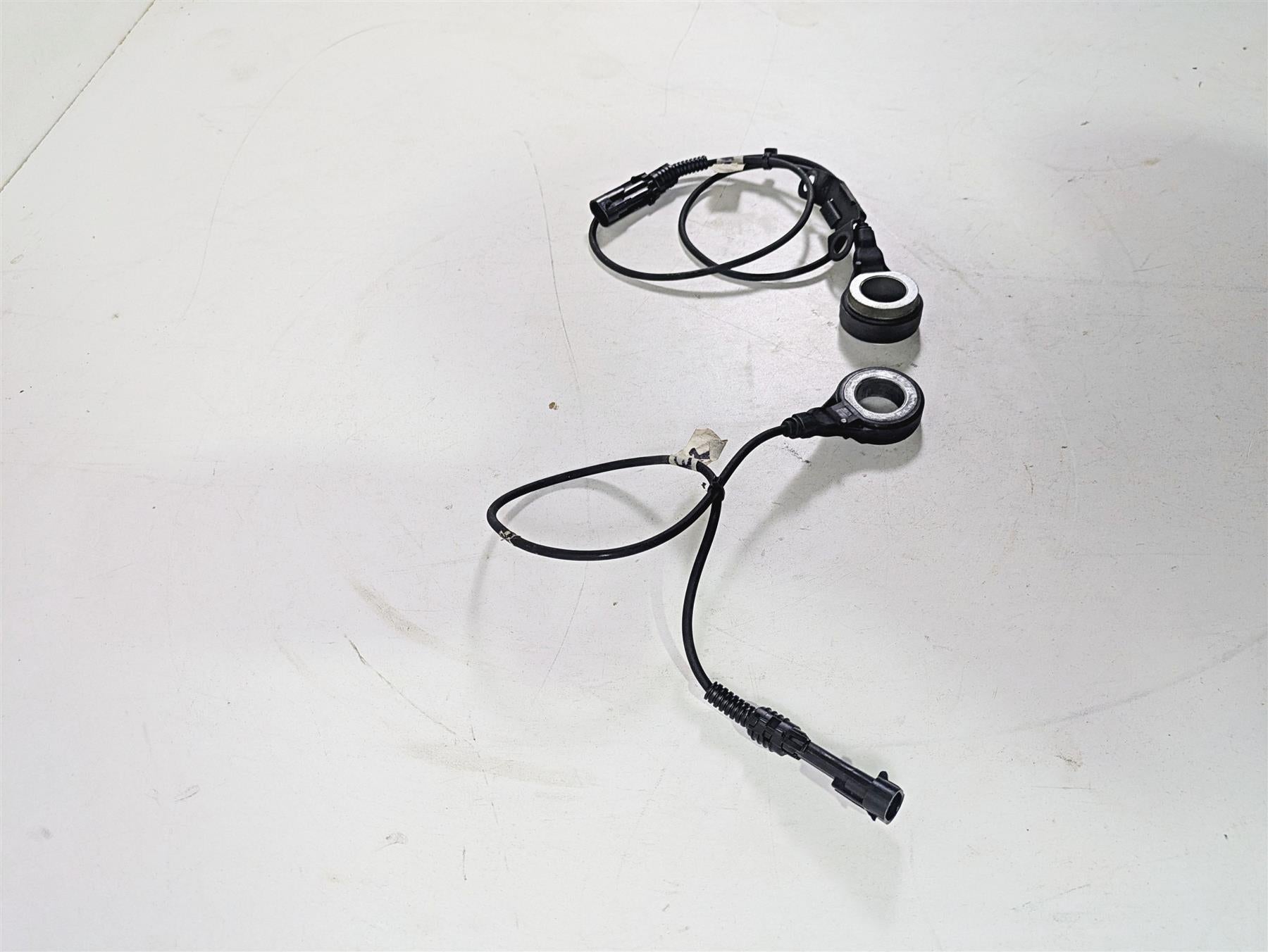 2015 Harley Touring FLHTKL Electra Glide Abs Brake Speed Sensor Set 40615-08 {{ shop.shopifyCountryName }} - Mototech271
