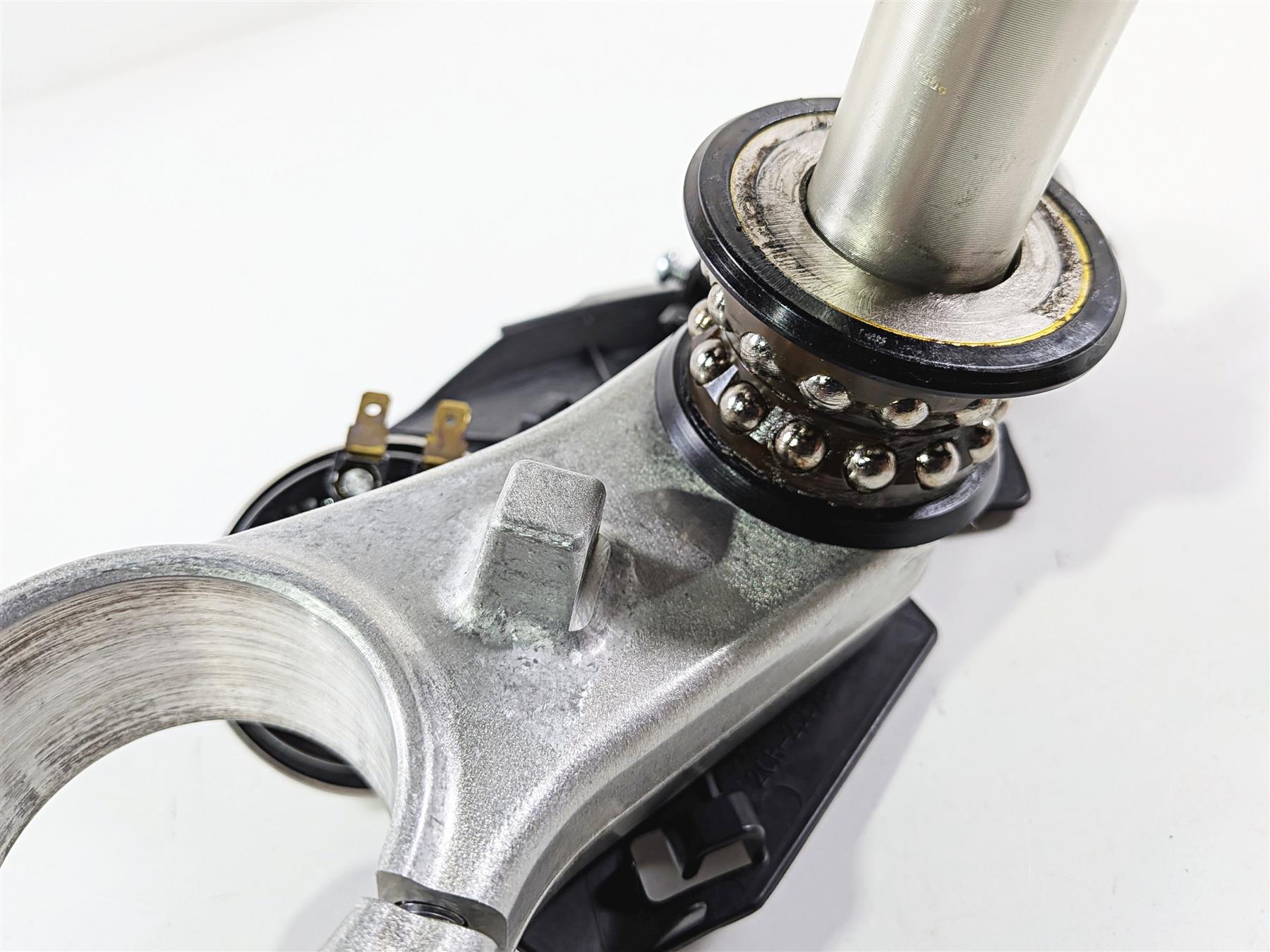 2022 Yamaha YZF R1 R1M RN65 Lower Triple Tree Steering Clamp 2CR