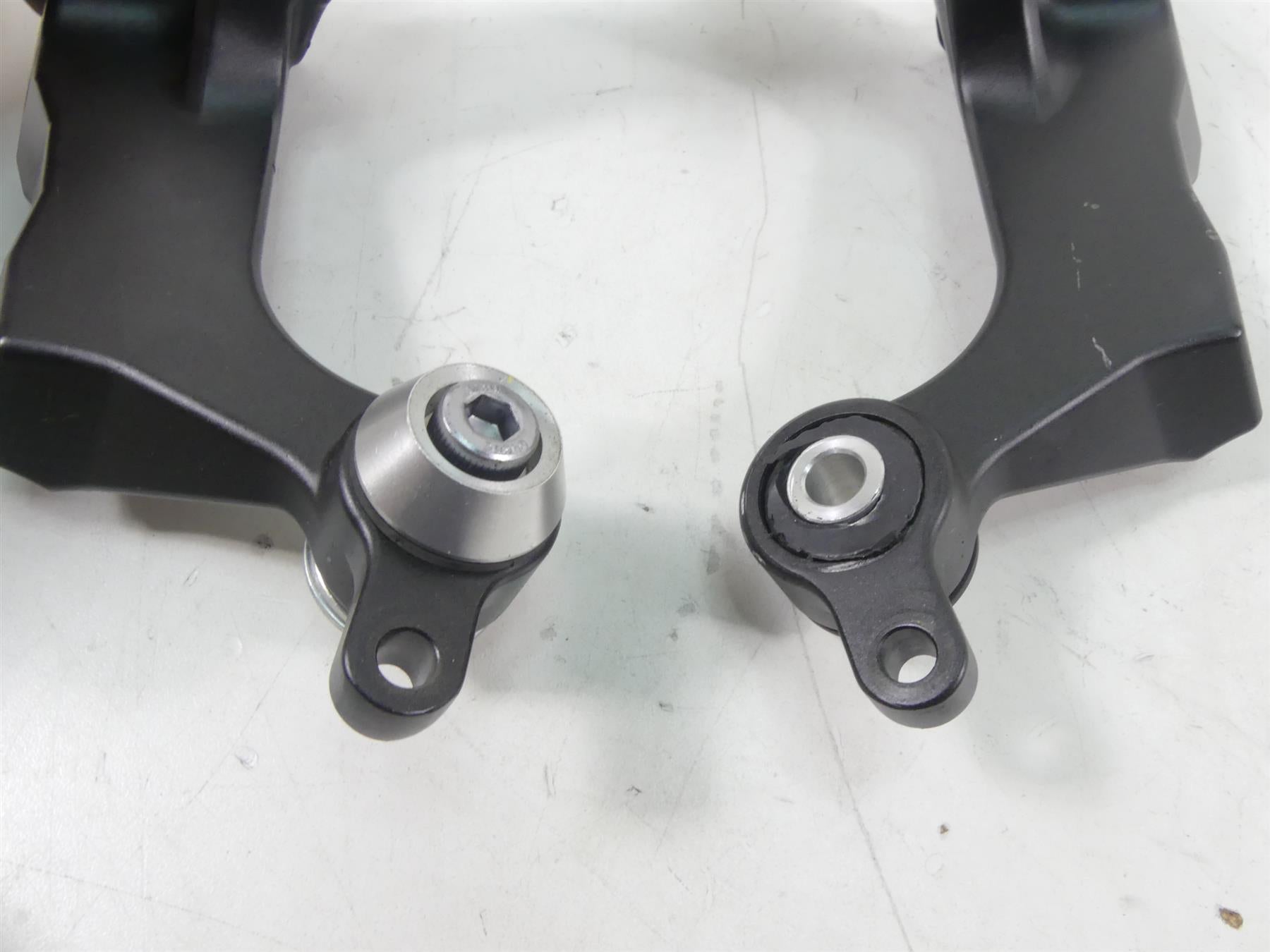 2013 Yamaha VMX17 V-Max 1700 Rear Passenger Footpeg Set - Read 2S3-27430-00-00 {{ shop.shopifyCountryName }} - Mototech271