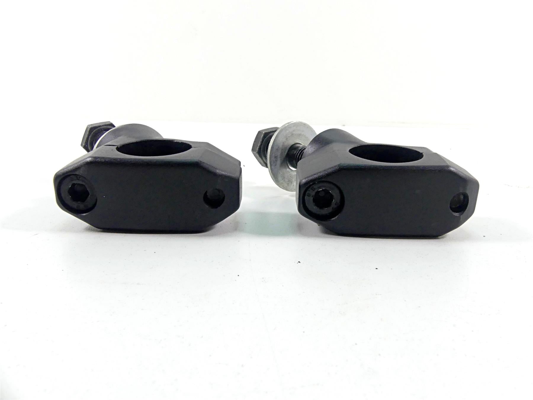 2011 Victory Cross Country Handlebar Holder Riser Mount Set 5136703 5136704 {{ shop.shopifyCountryName }} - Mototech271