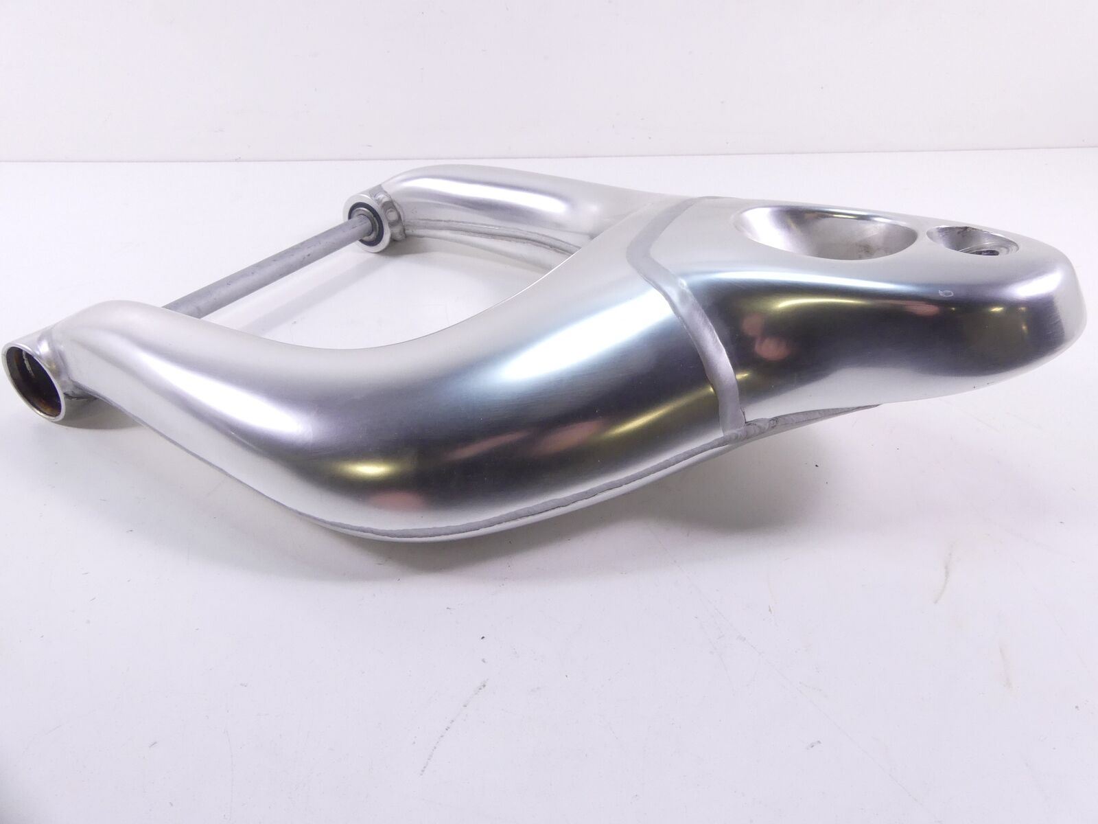 2002 BMW R1200 C Front Trailing Swing Arm Swingarm 31422331063 {{ shop.shopifyCountryName }} - Mototech271