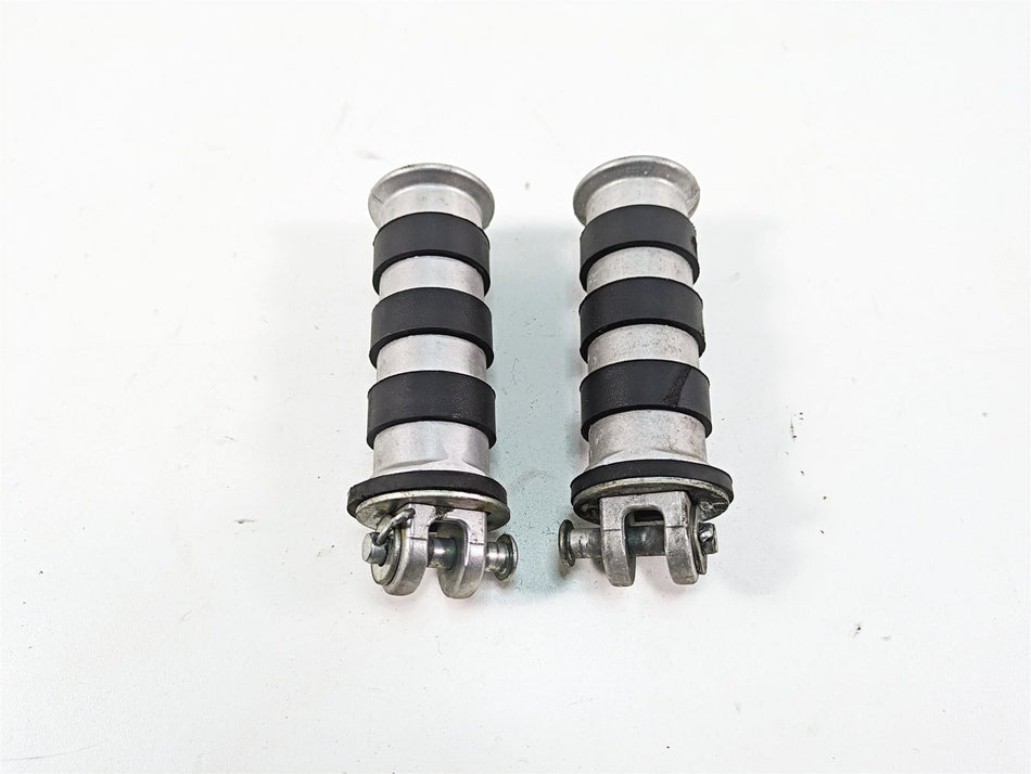 2006 Honda VT1100 C2 Shadow Rear Passenger Footpeg Rest Set 50715-MBA-020 {{ shop.shopifyCountryName }} - Mototech271