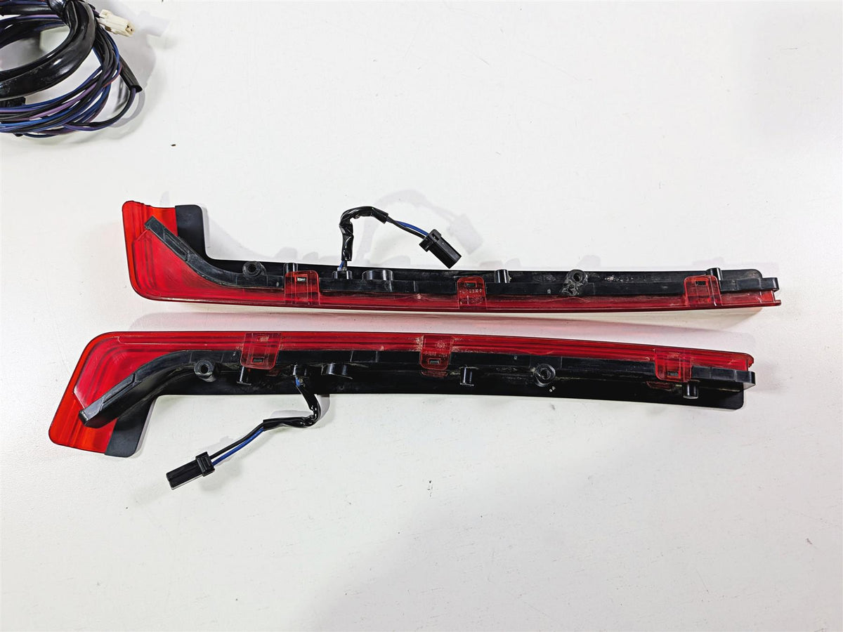 2018 Harley Touring FLHTCU Electra Glide Rear Trunk Tail Light Set 67800093-Mototech271