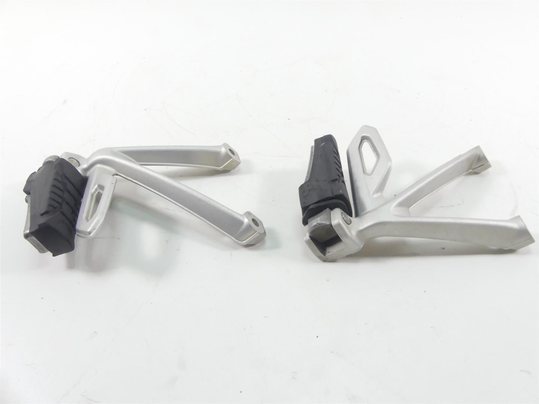 2019 BMW R1250GS K50 Rear Passenger Footpeg Rest Set 46718526741 46718526742 {{ shop.shopifyCountryName }} - Mototech271