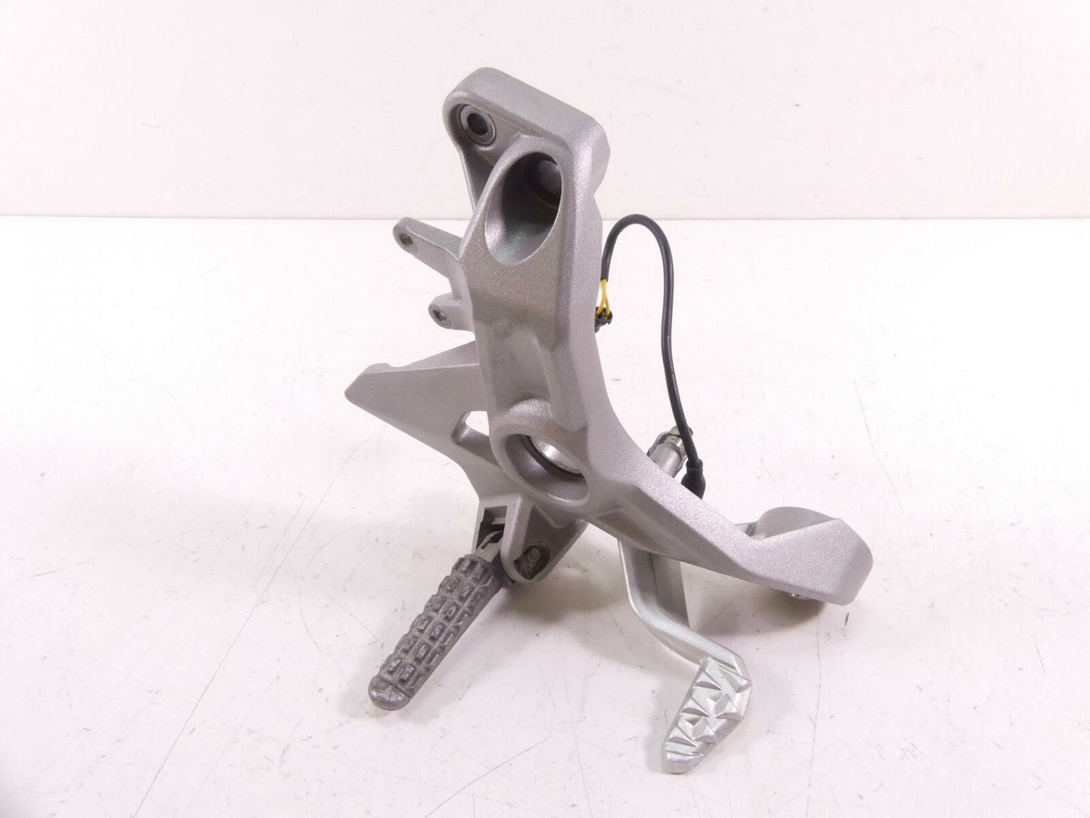2019 Ducati Supersport 939 S Right Rider Driver Footpeg & Brake Pedal 82432971B {{ shop.shopifyCountryName }} - Mototech271