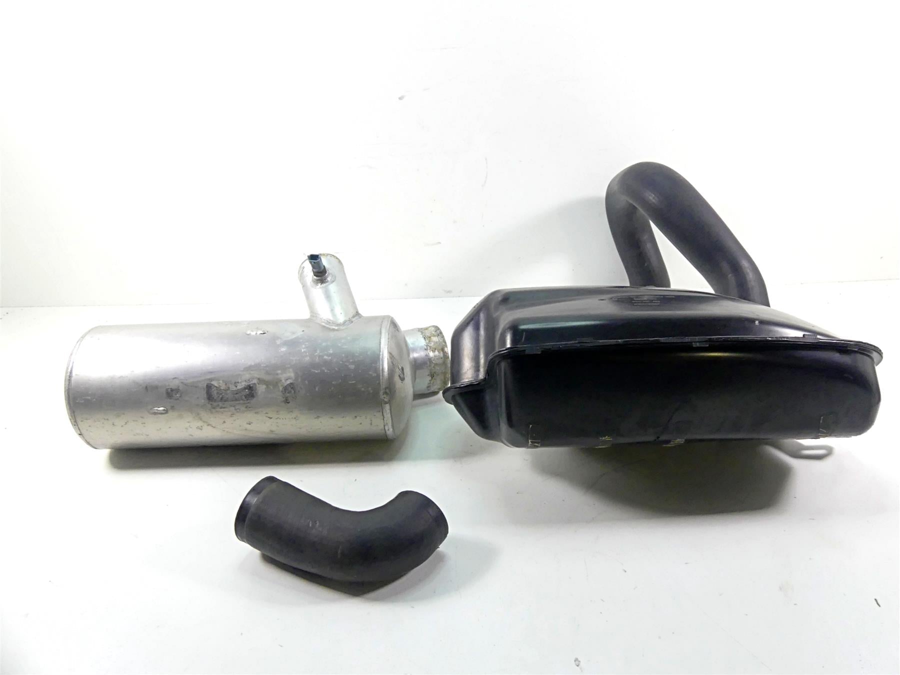 2011 Sea-Doo RXT-X 260 Exhaust Muffler & Resonator Set 274001384 274001366 {{ shop.shopifyCountryName }} - Mototech271