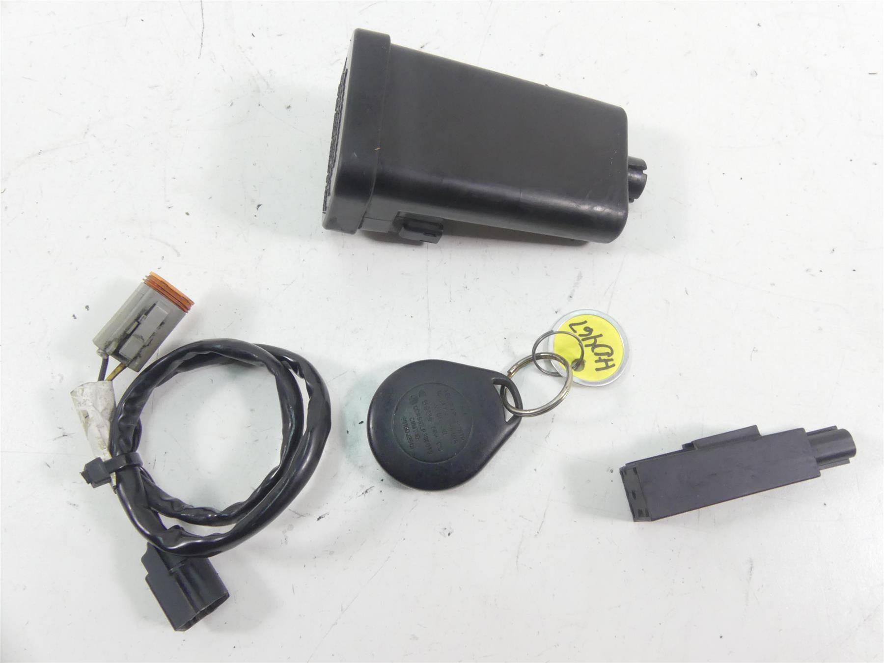 2013 Harley Touring FLHTK Electra Glide Tssm Turn Signal Security Mod 68924-07 {{ shop.shopifyCountryName }} - Mototech271